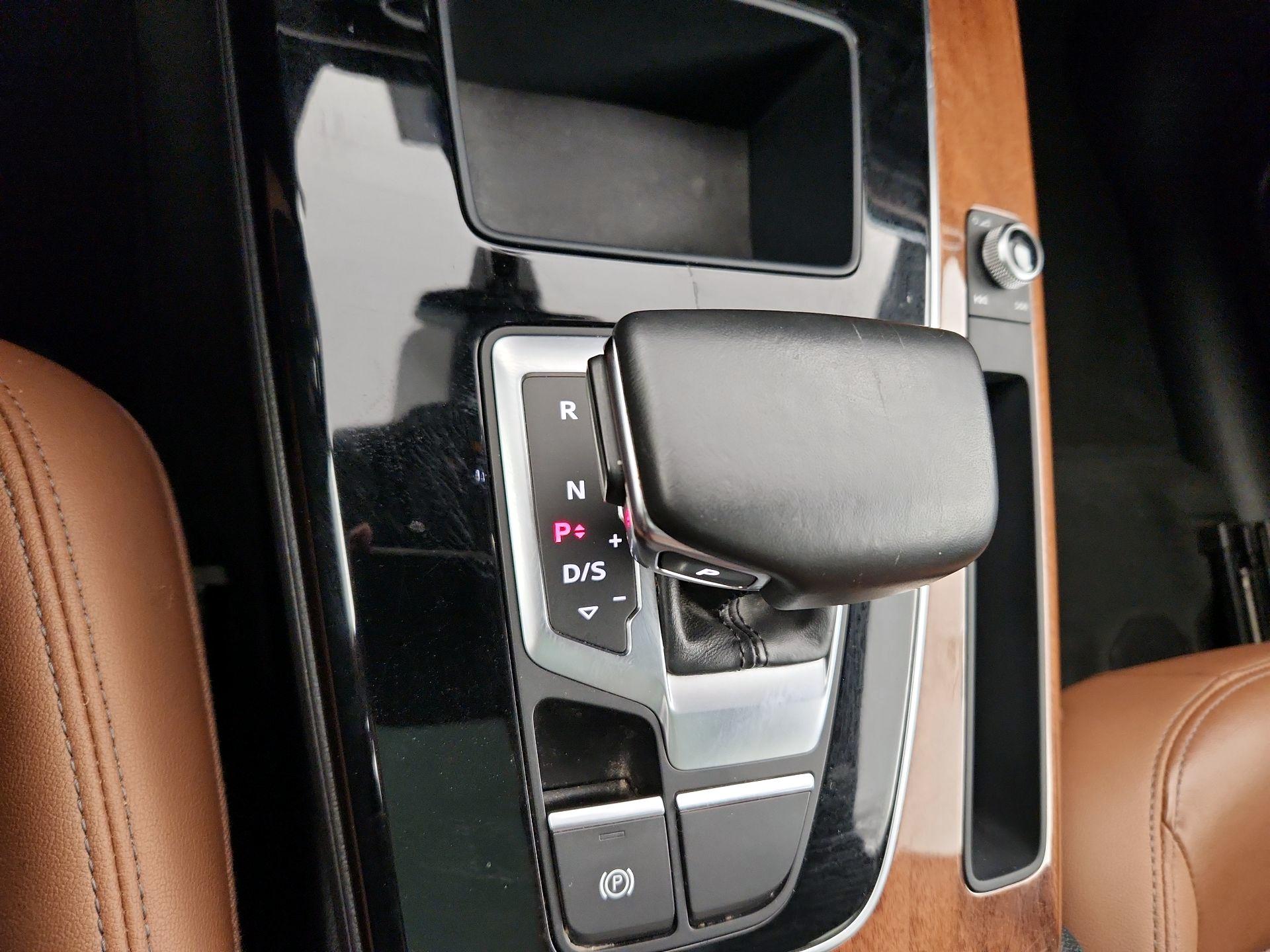 Thumbnail: 2022 Audi Q5 - 17