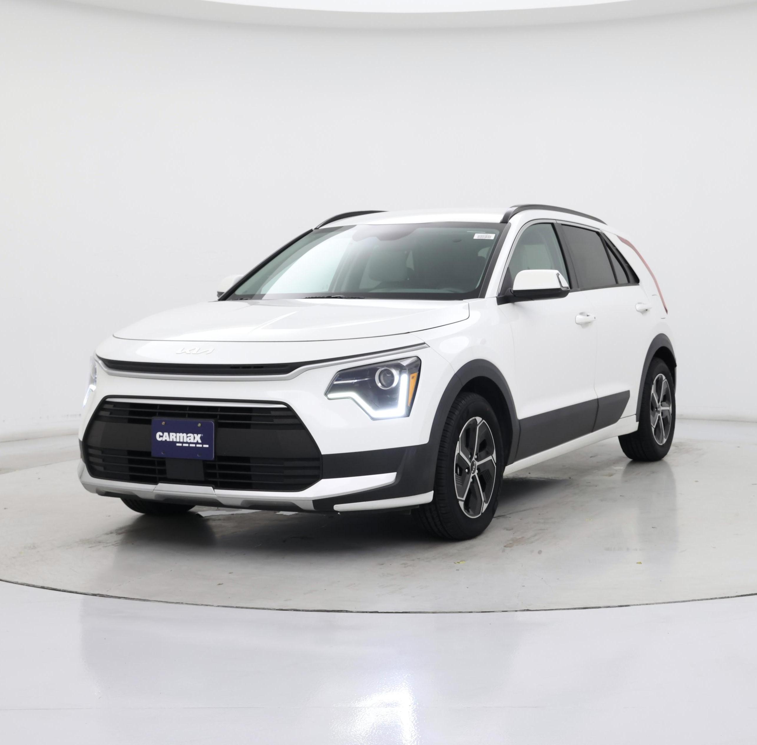 Thumbnail: 2023 Kia Niro - 4