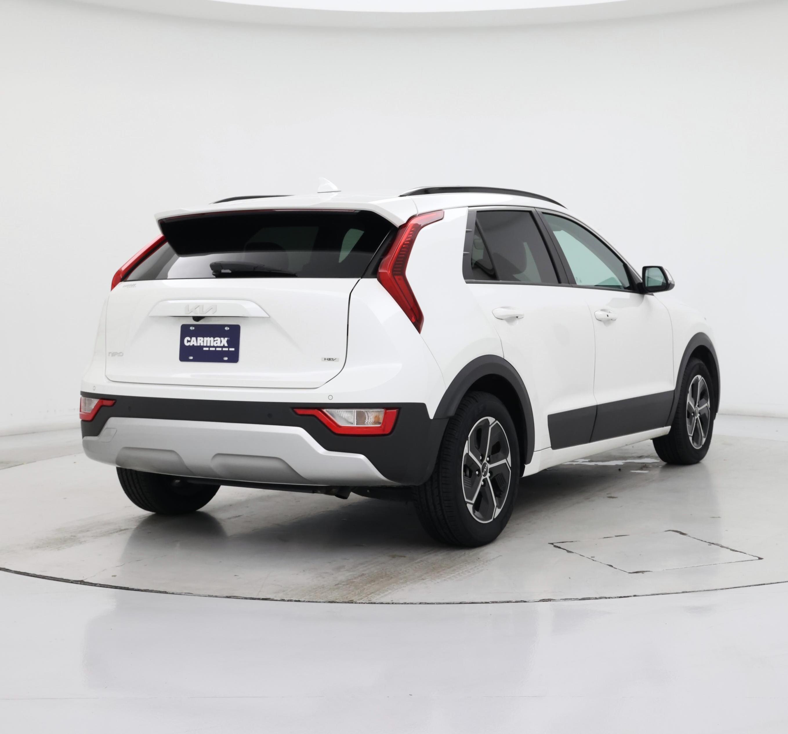 Thumbnail: 2023 Kia Niro - 8