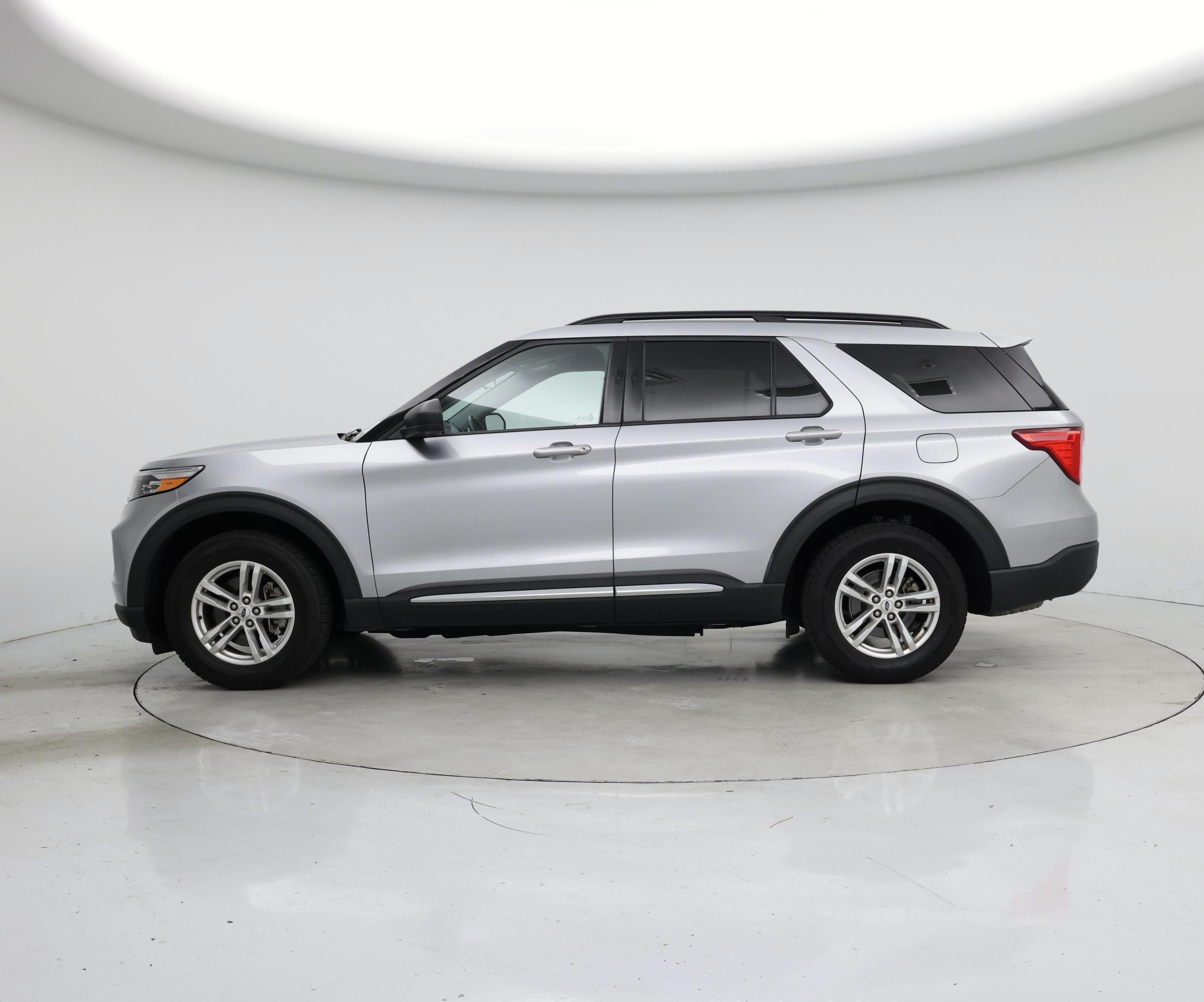 Thumbnail: 2022 Ford Explorer - 3