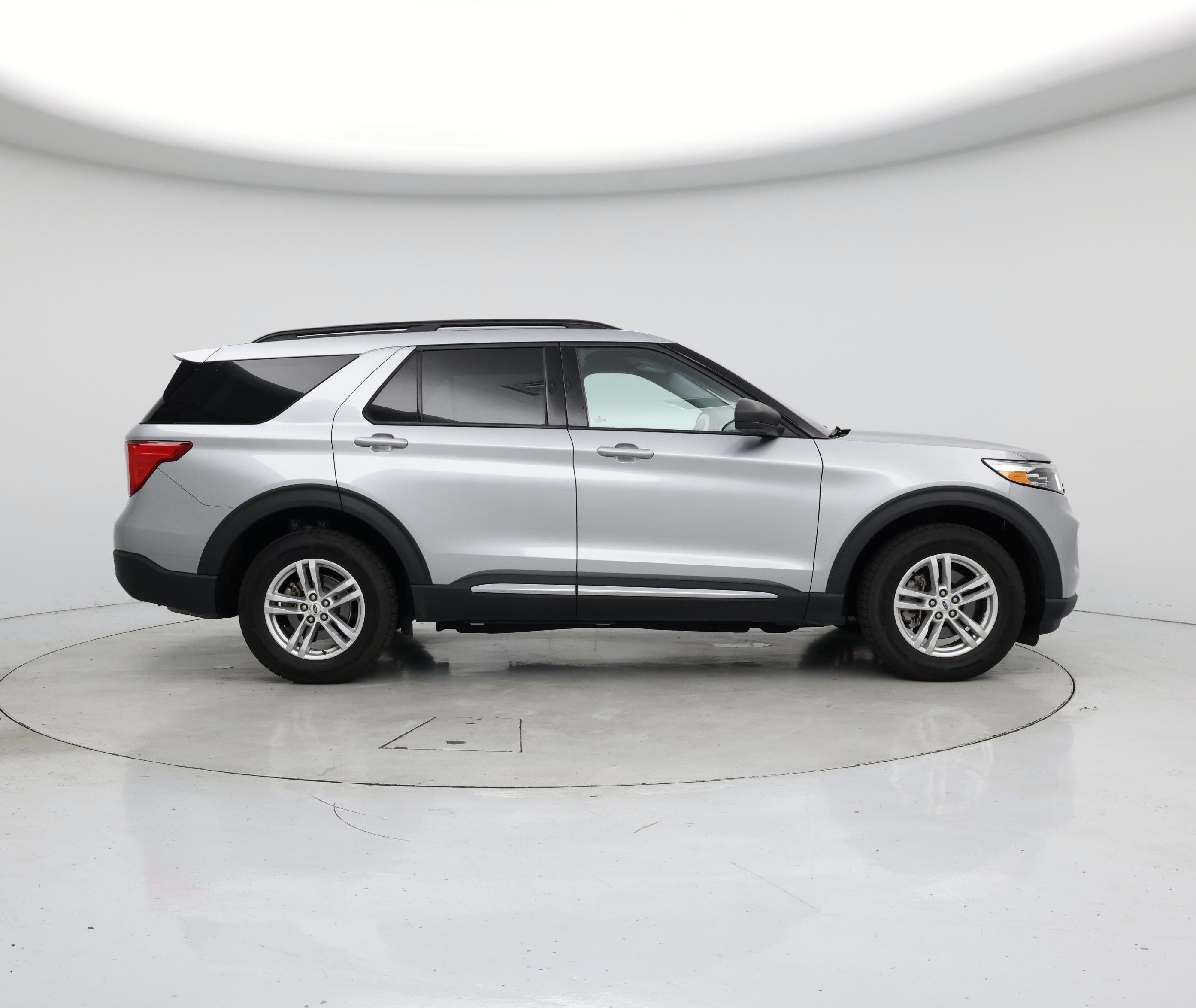 Thumbnail: 2022 Ford Explorer - 7