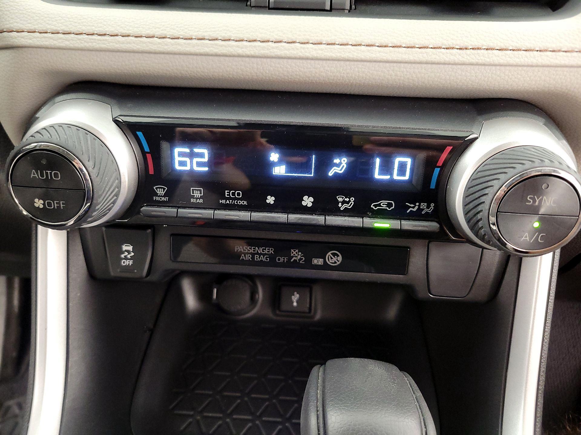 Thumbnail: 2022 Toyota RAV4 - 14