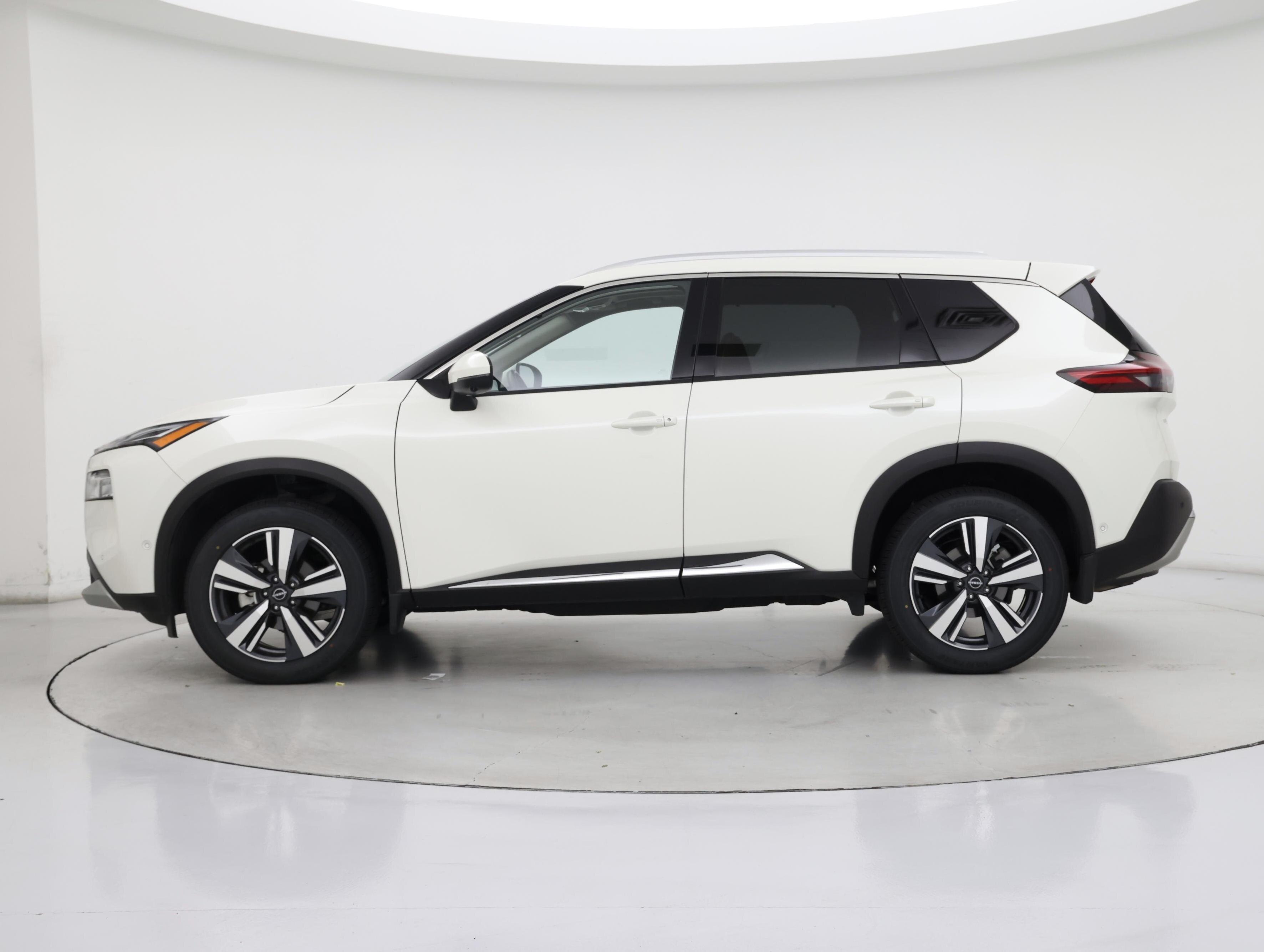 Thumbnail: 2022 Nissan Rogue - 3