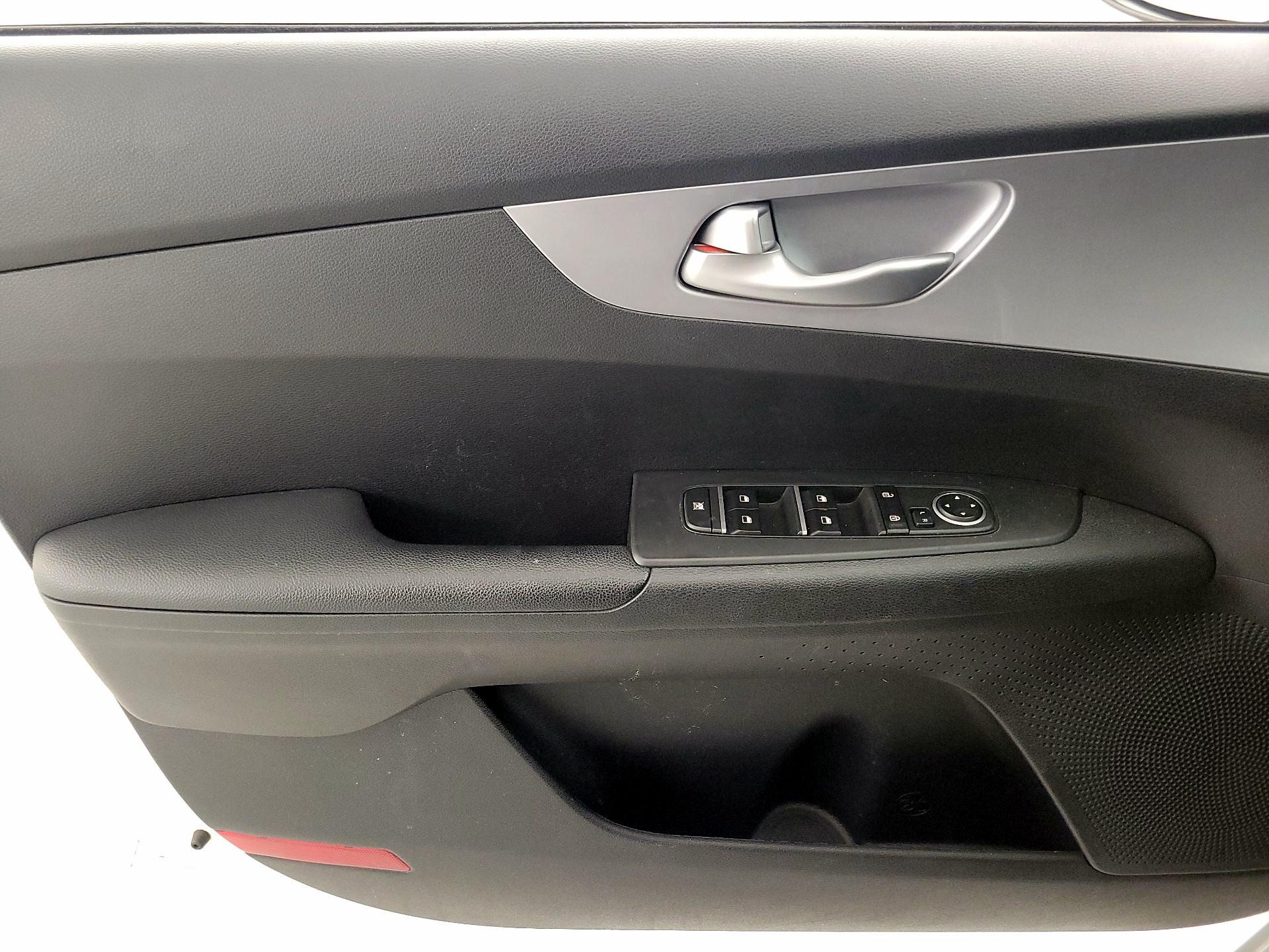 Thumbnail: 2023 Kia Forte - 12