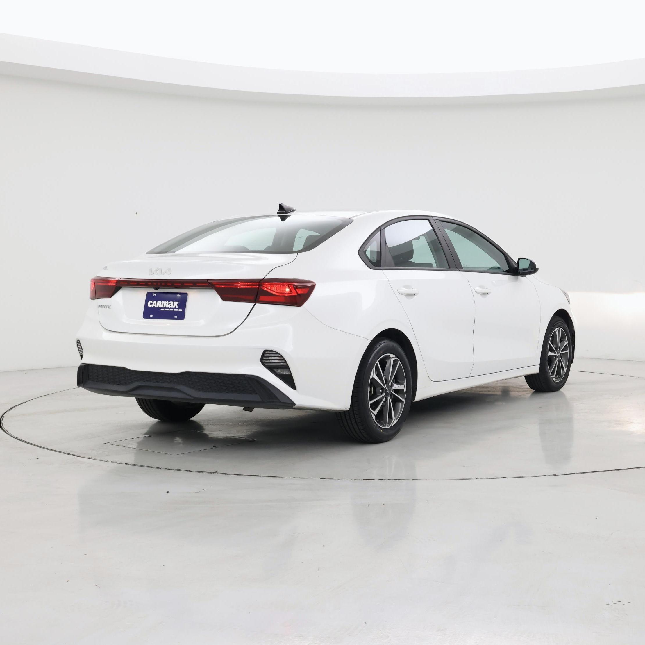 Thumbnail: 2023 Kia Forte - 8