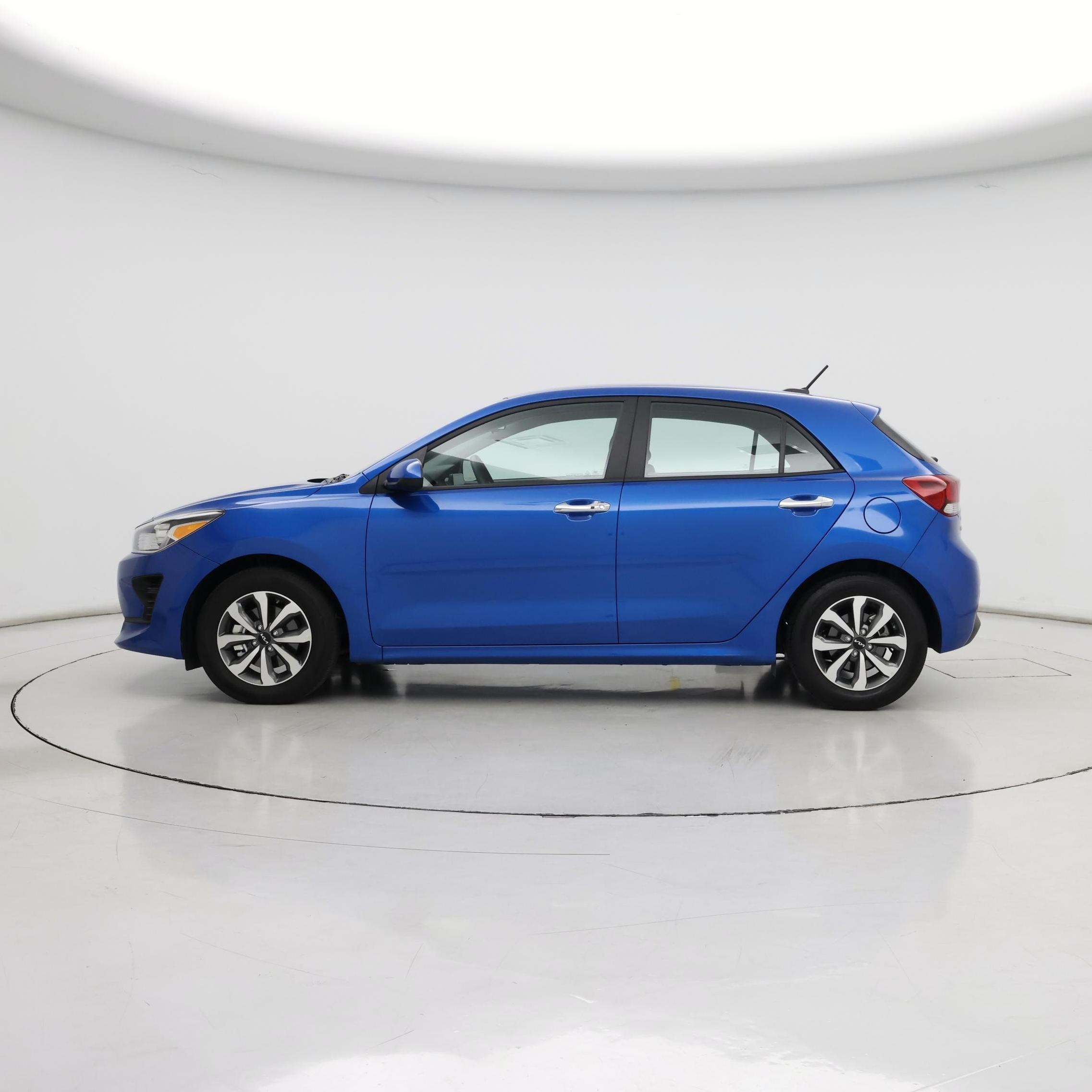 Thumbnail: 2023 Kia Rio - 3