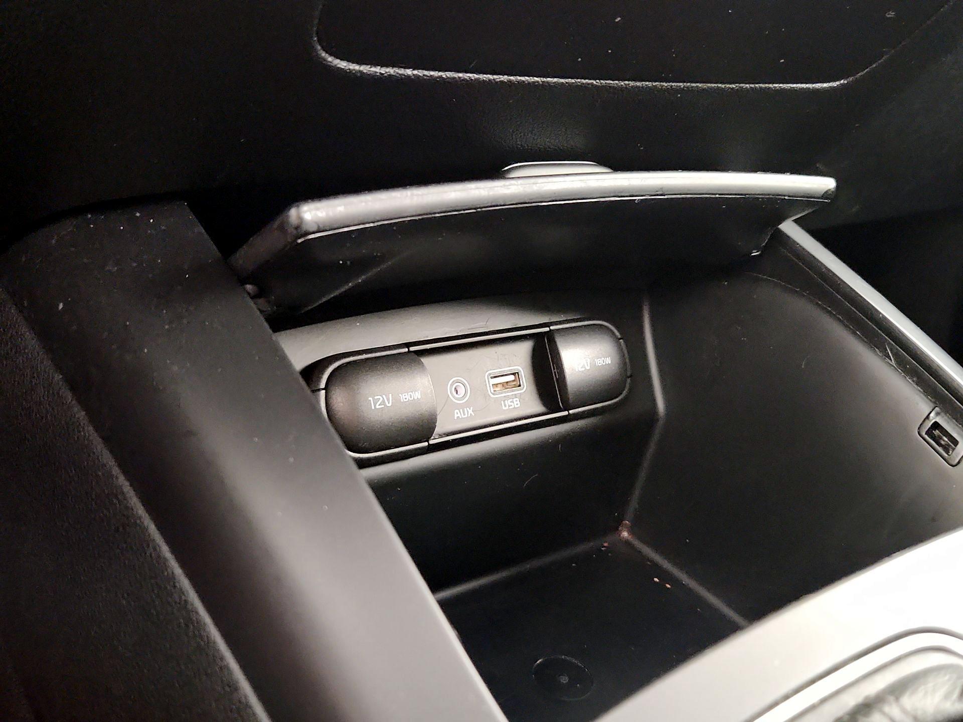 Thumbnail: 2020 Kia Sorento - 17