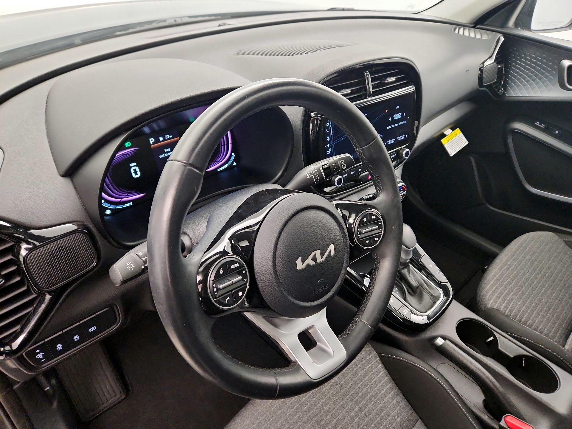 Thumbnail: 2023 Kia Soul - 9