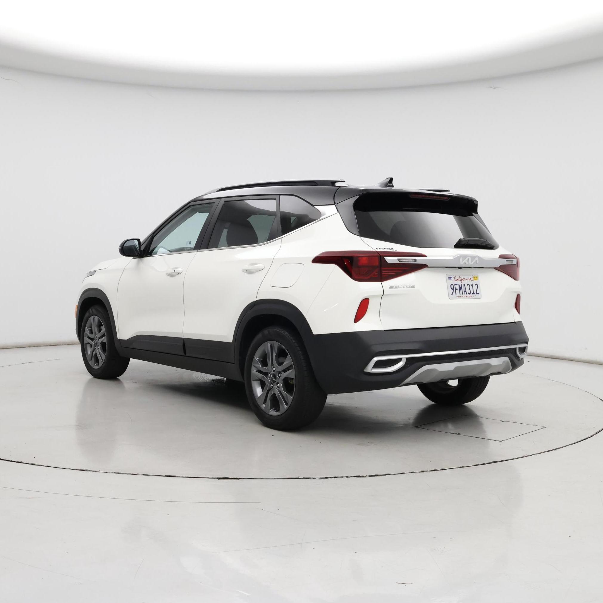 Thumbnail: 2023 Kia Seltos - 2