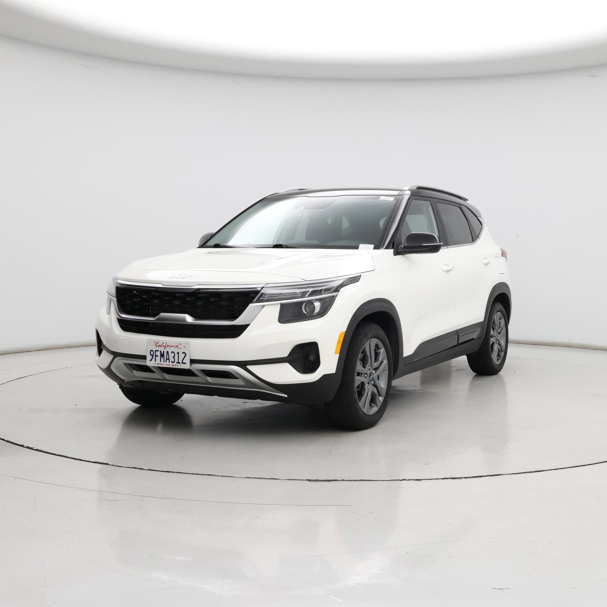 Thumbnail: 2023 Kia Seltos - 4