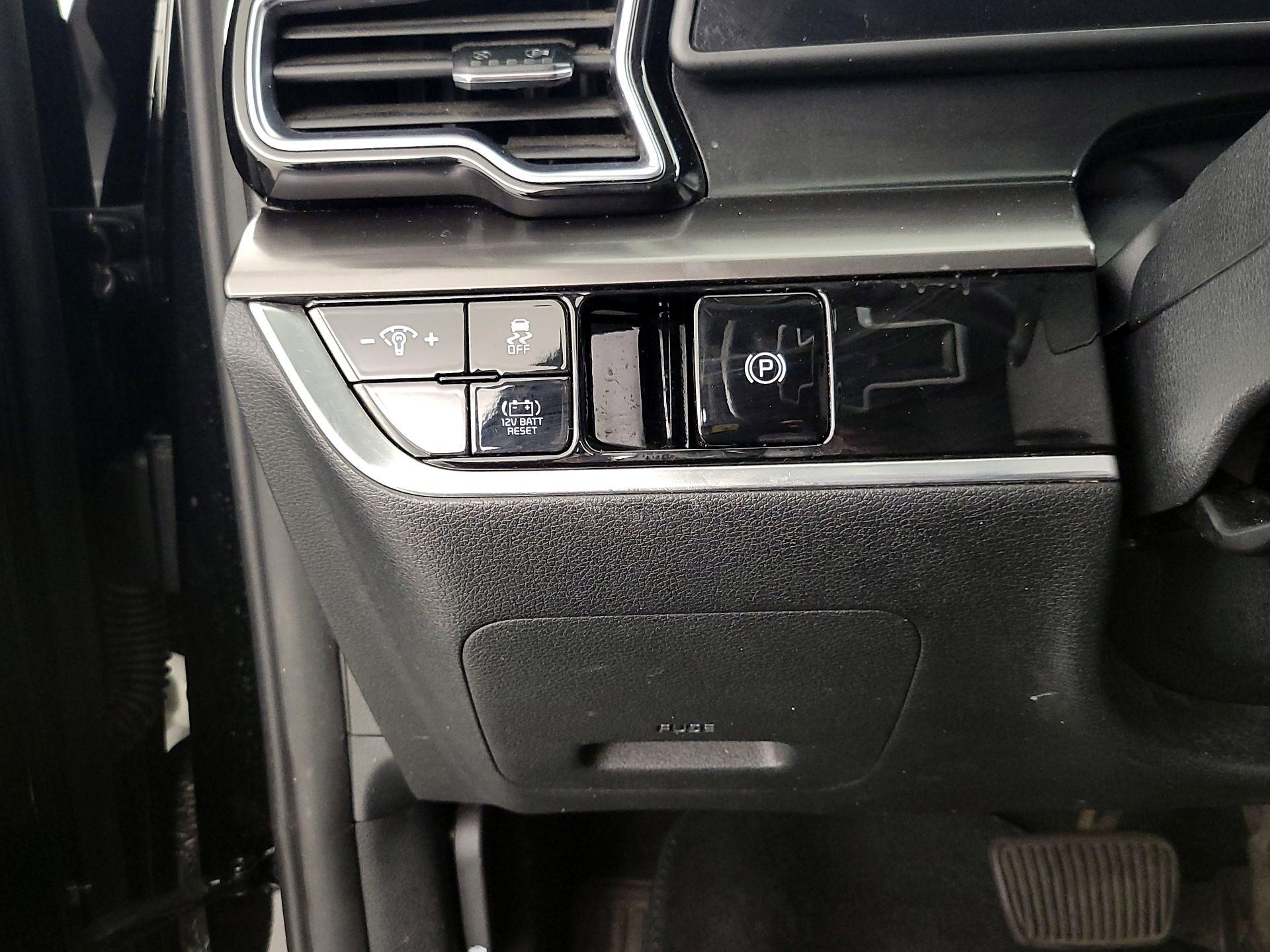 Thumbnail: 2023 Kia Sportage - 13