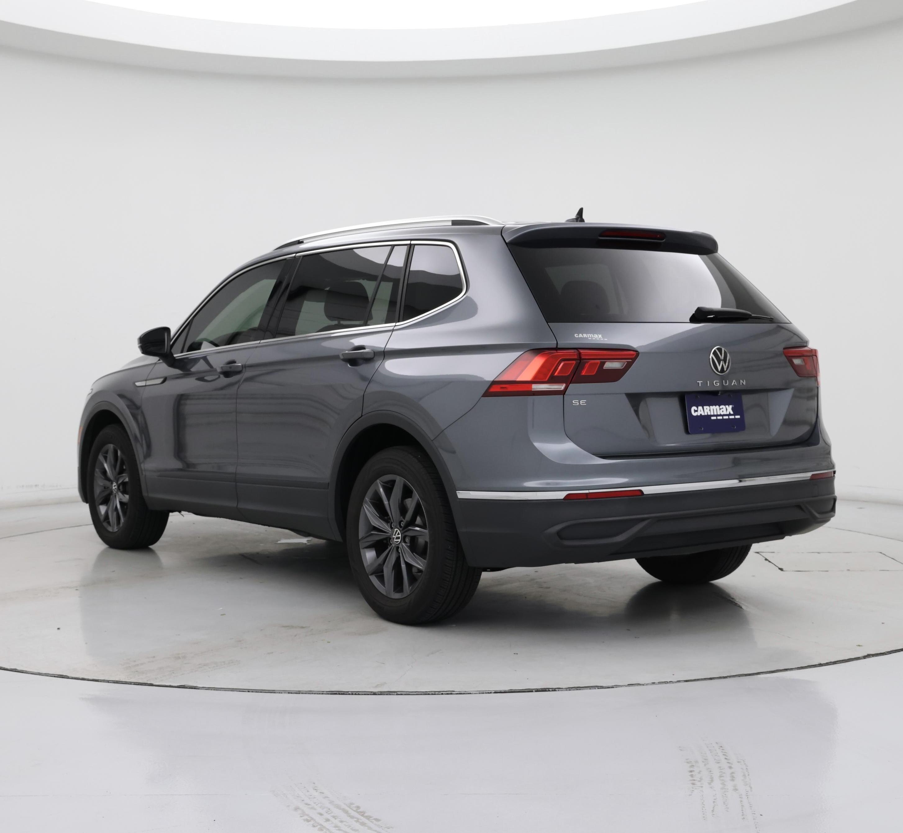 Thumbnail: 2022 Volkswagen Tiguan - 2