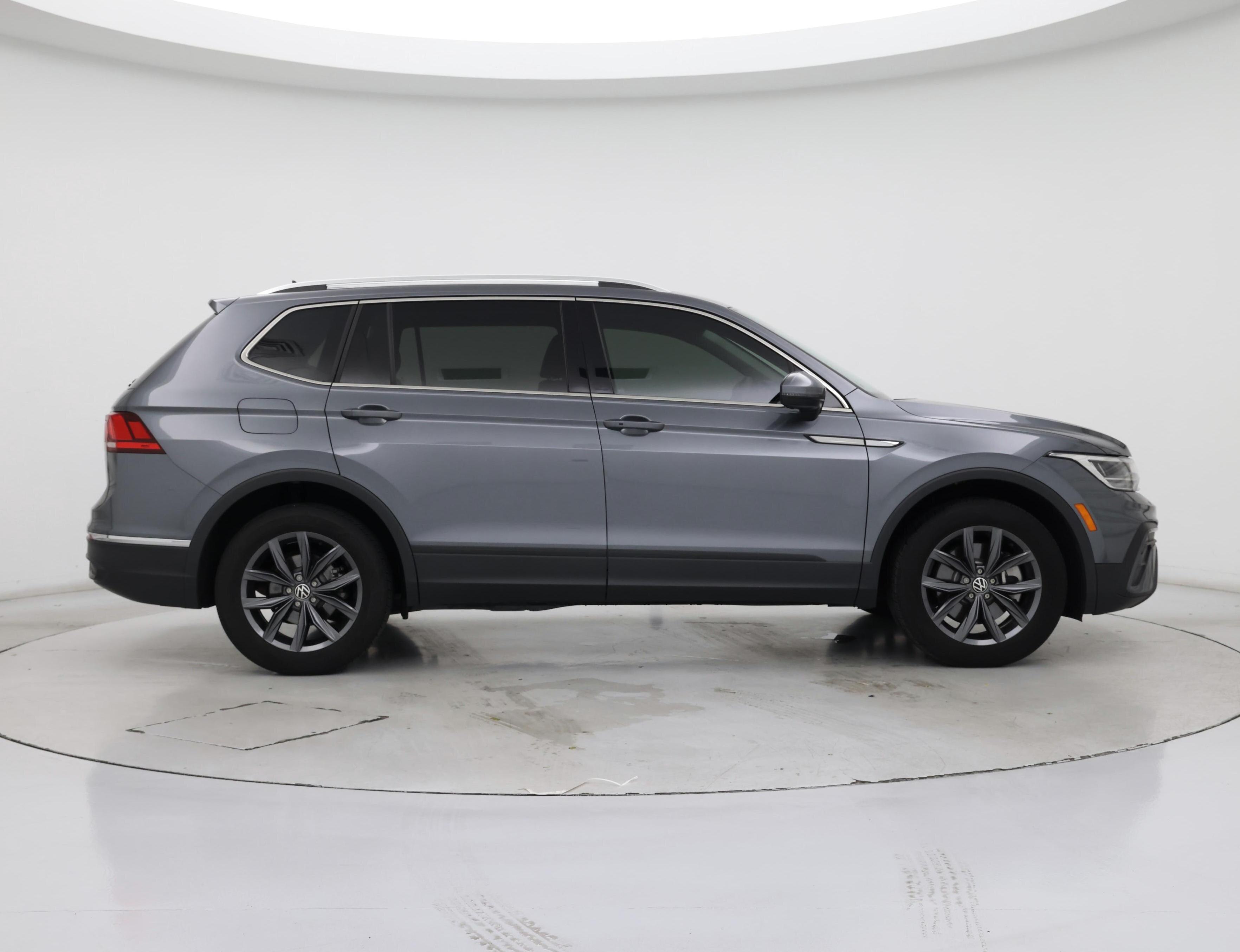Thumbnail: 2022 Volkswagen Tiguan - 7