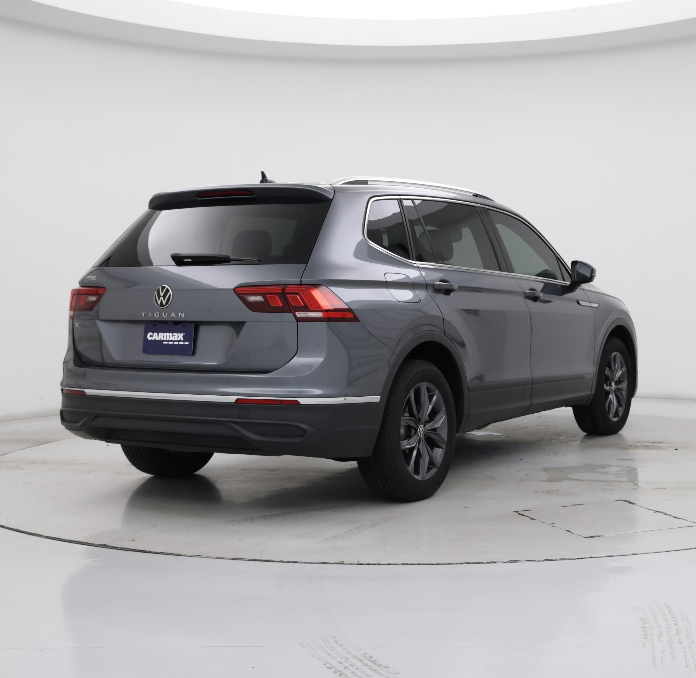 Thumbnail: 2022 Volkswagen Tiguan - 8