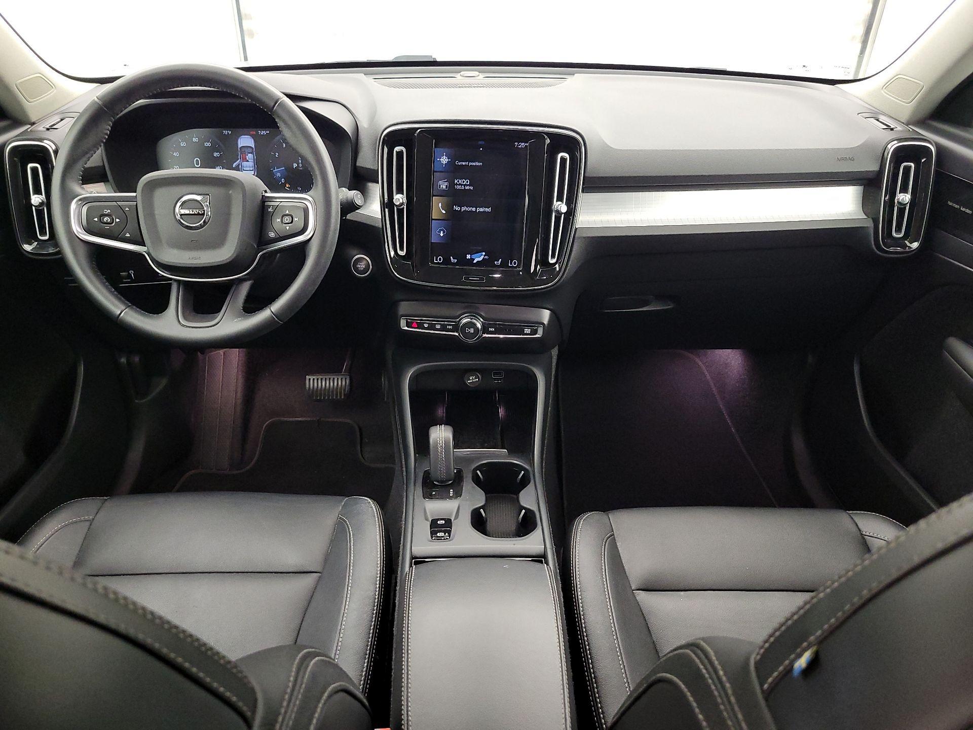 Thumbnail: 2021 Volvo XC40 - 9