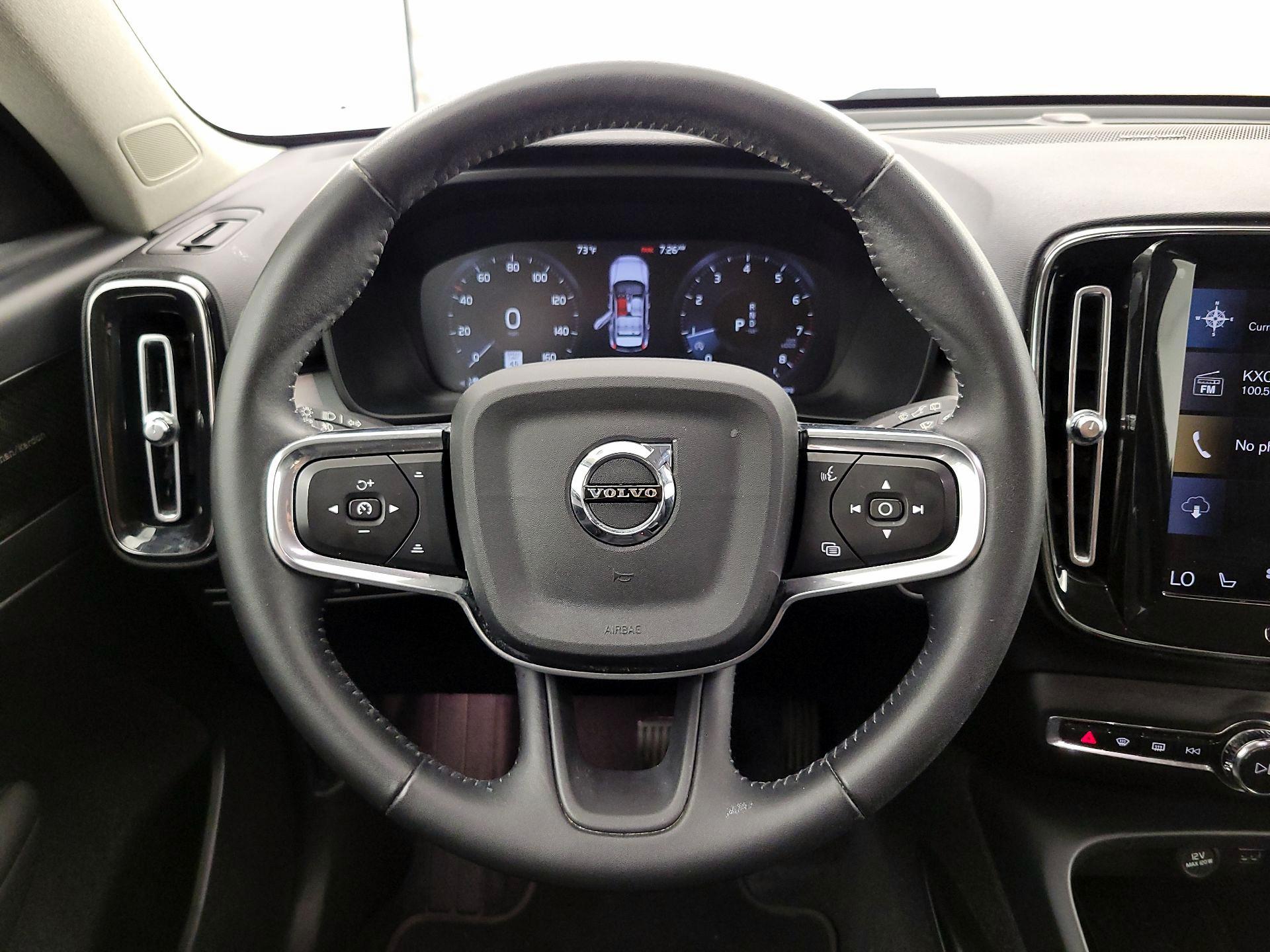 Thumbnail: 2021 Volvo XC40 - 10