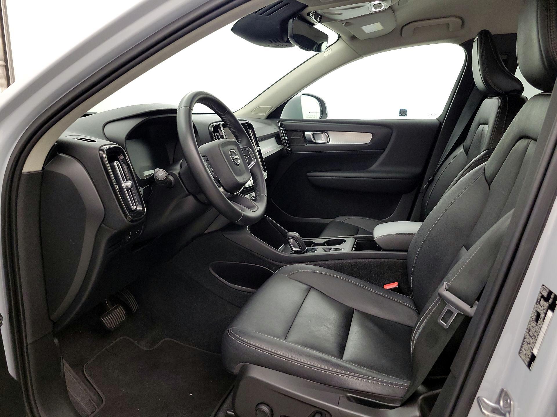 Thumbnail: 2021 Volvo XC40 - 11