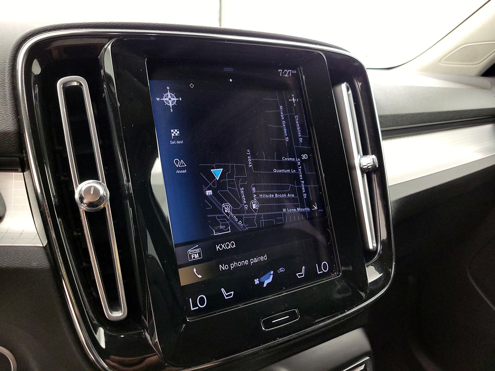 Thumbnail: 2021 Volvo XC40 - 14