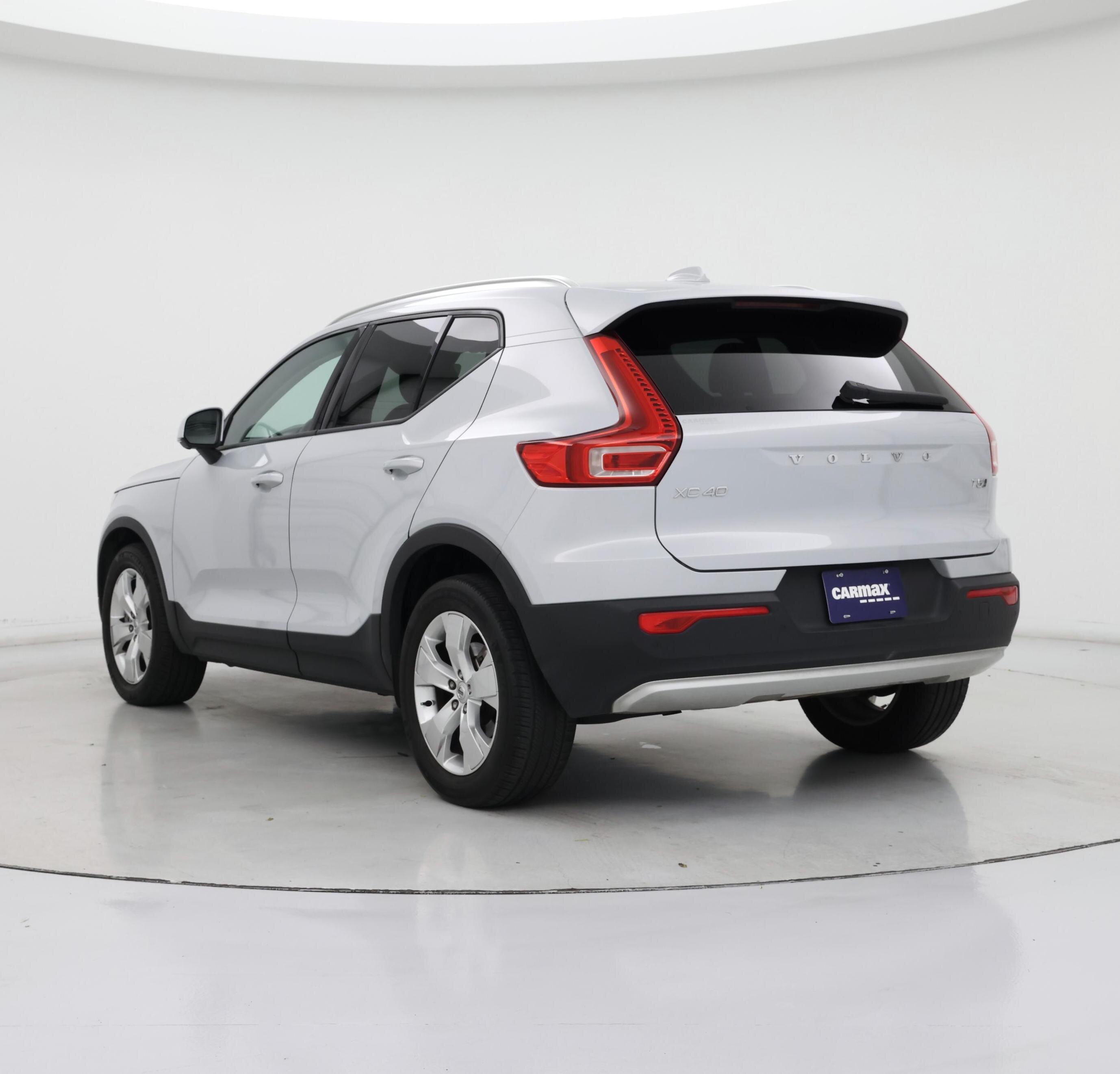 Thumbnail: 2021 Volvo XC40 - 2