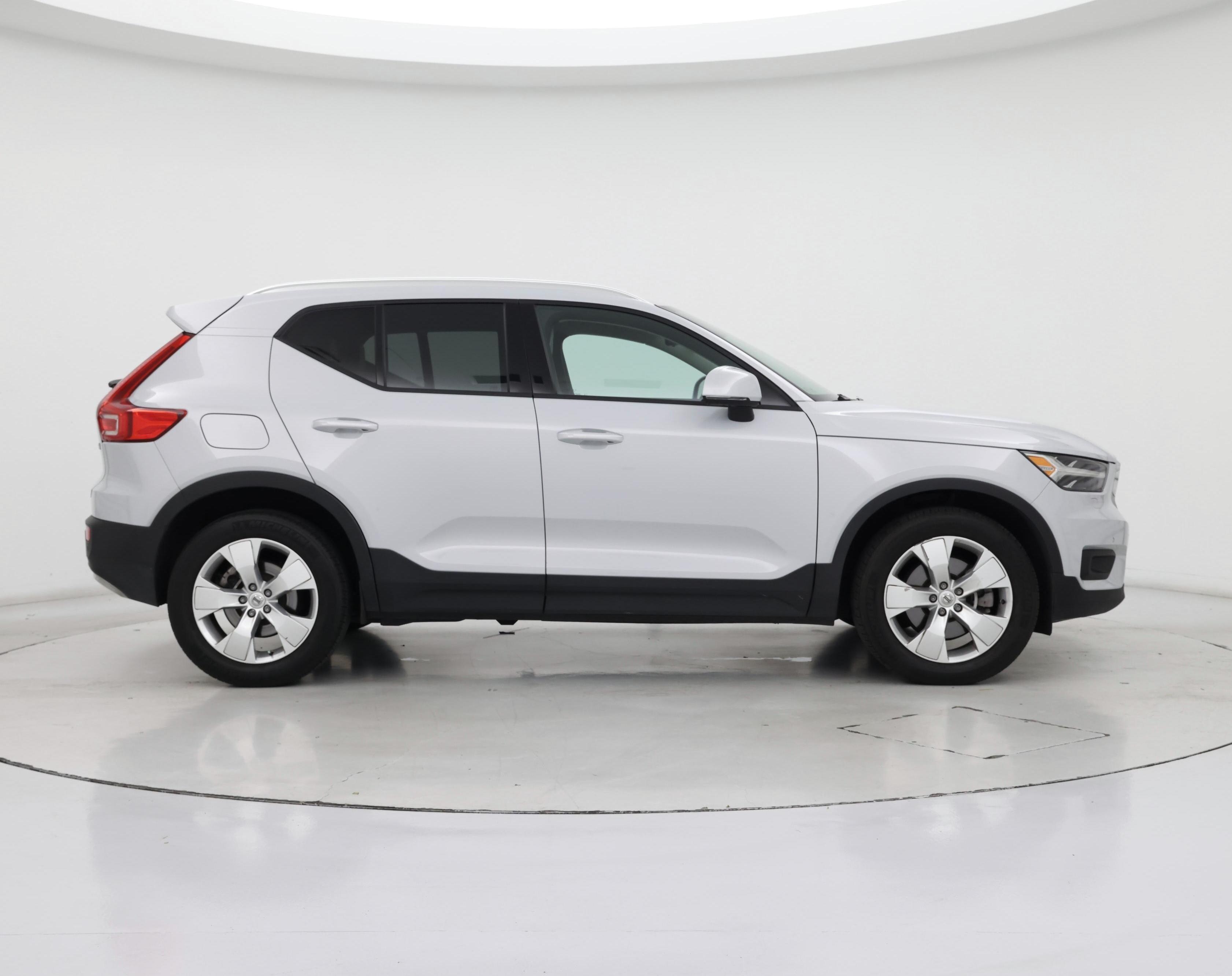 Thumbnail: 2021 Volvo XC40 - 7