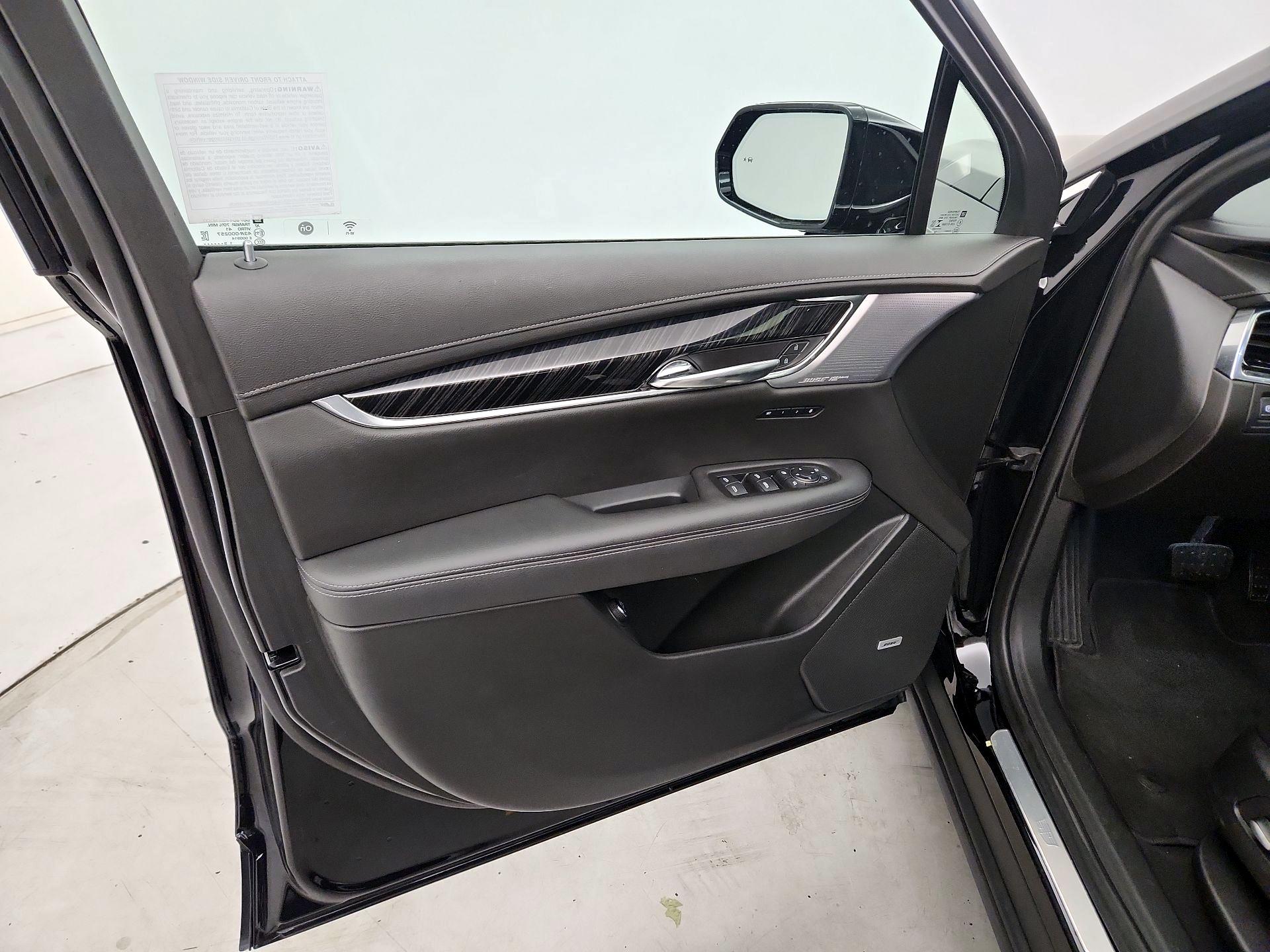 Thumbnail: 2020 Cadillac XT6 - 12