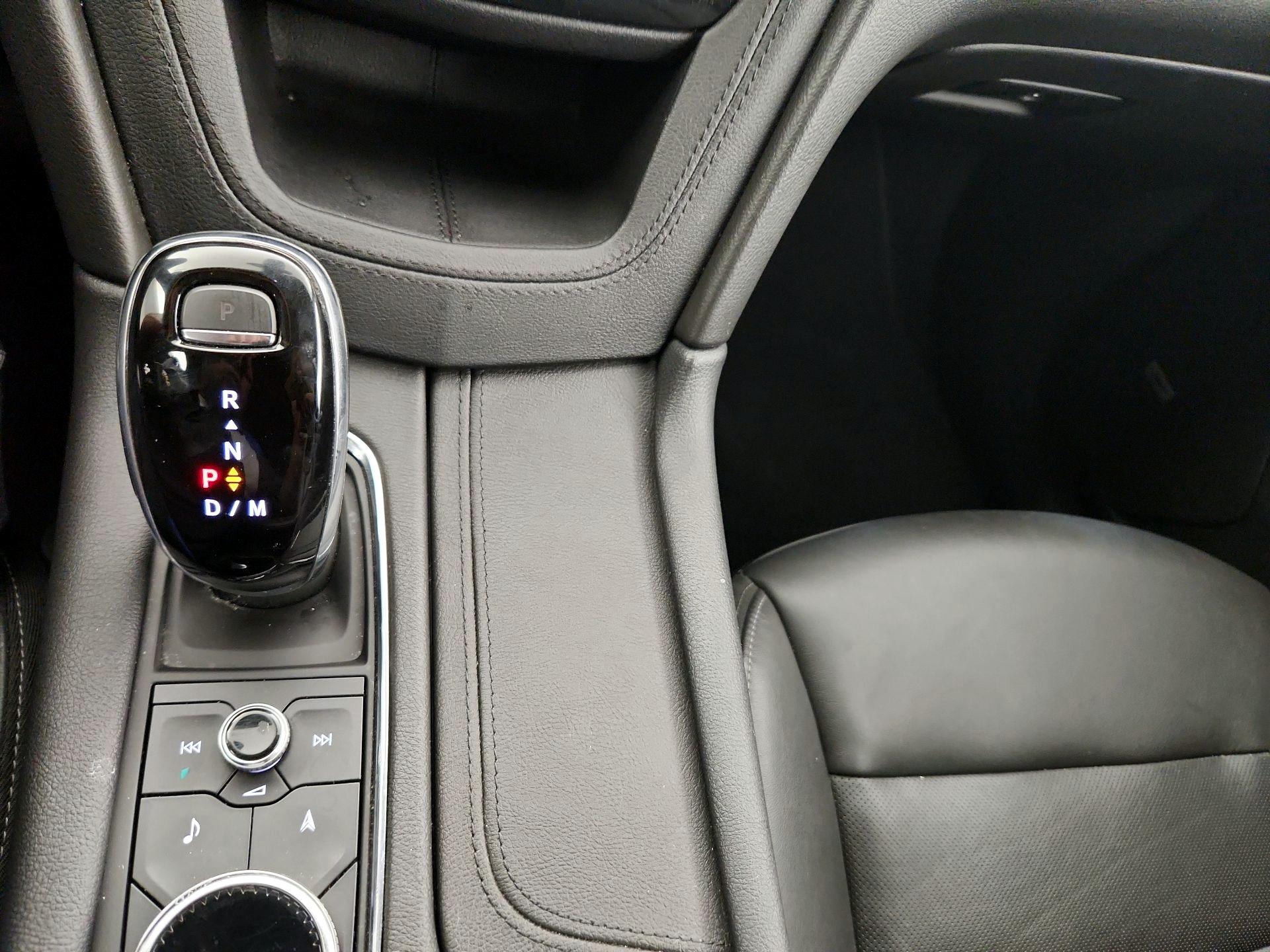 Thumbnail: 2020 Cadillac XT6 - 17
