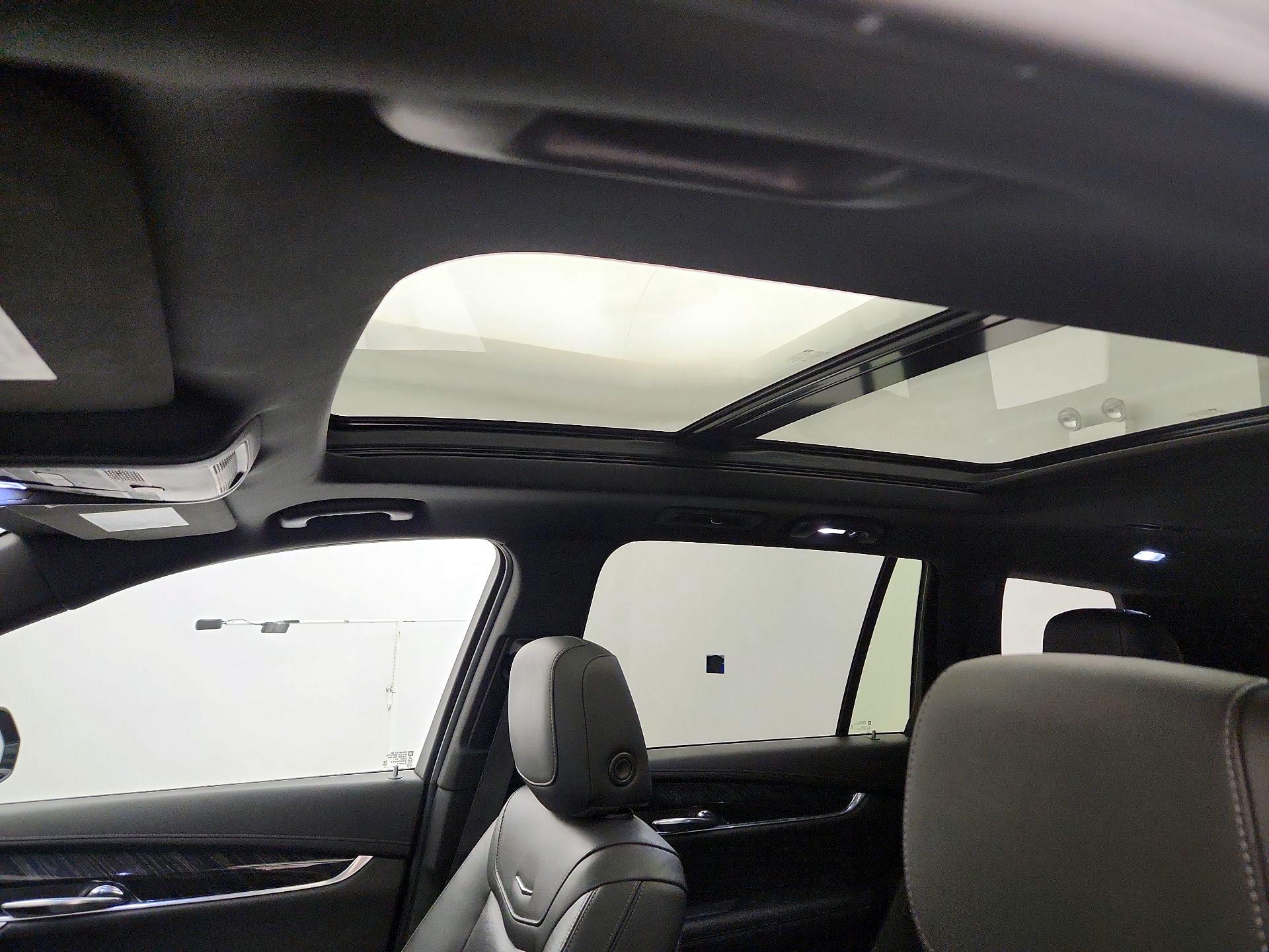 Thumbnail: 2020 Cadillac XT6 - 18