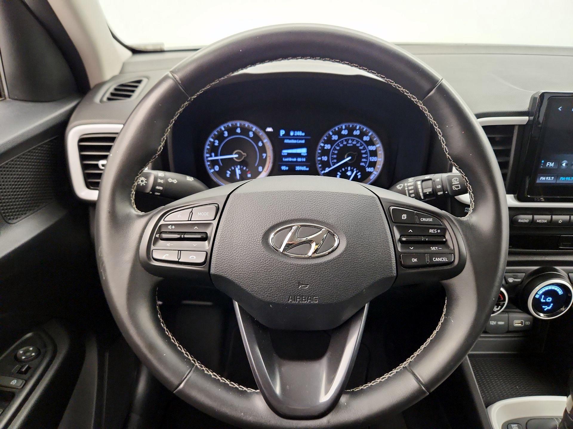Thumbnail: 2022 Hyundai Venue - 10