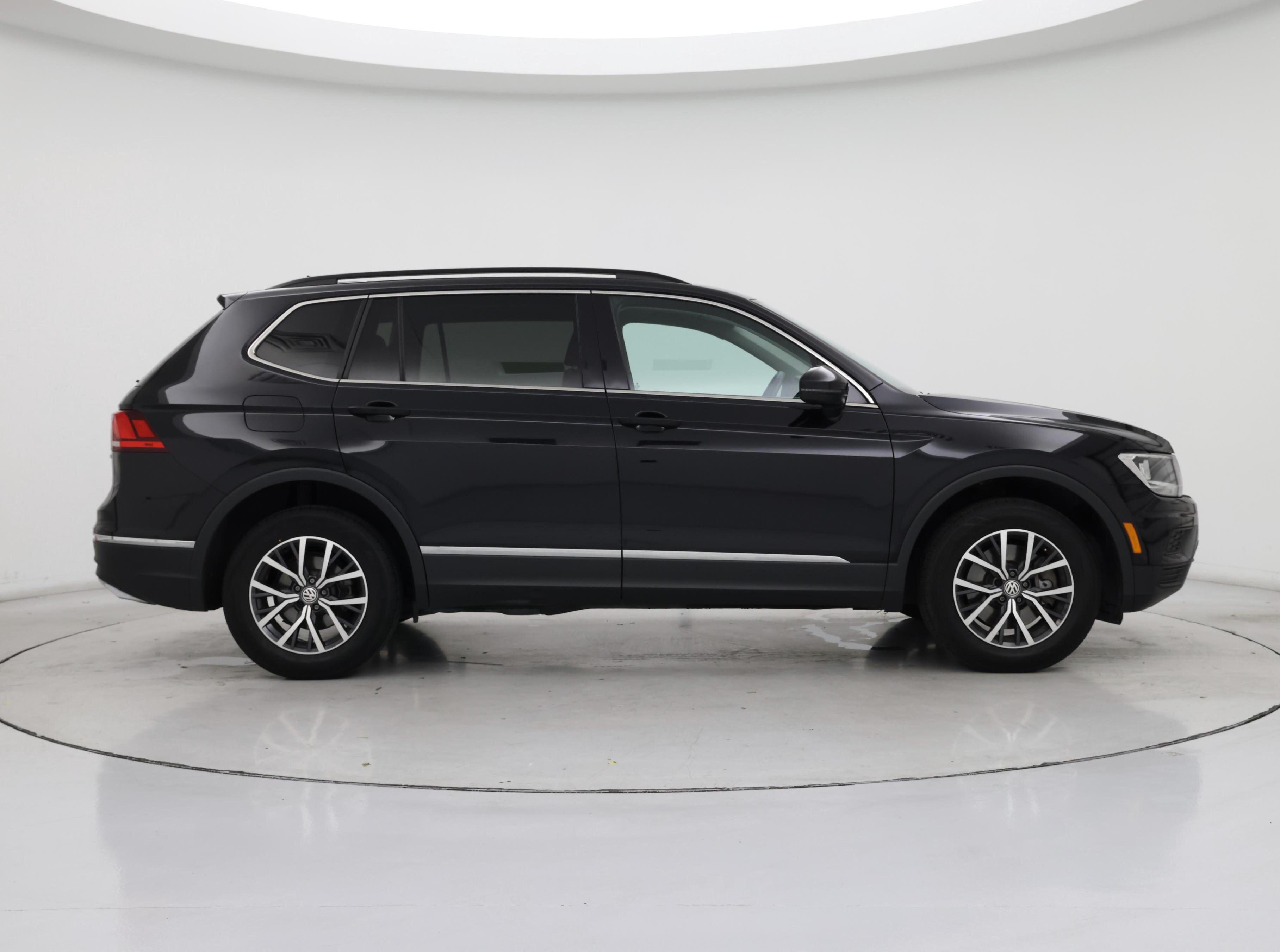 Thumbnail: 2020 Volkswagen Tiguan - 7