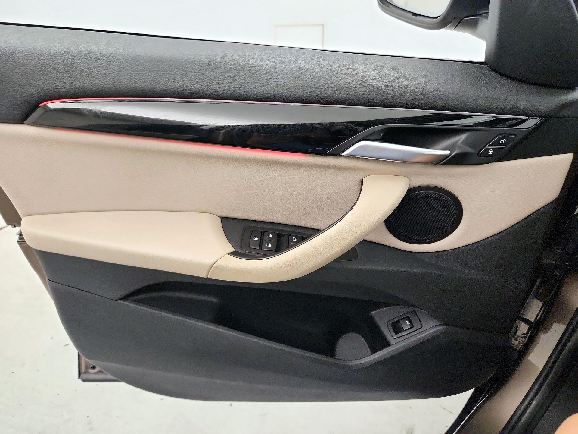 Thumbnail: 2020 BMW X1 - 12