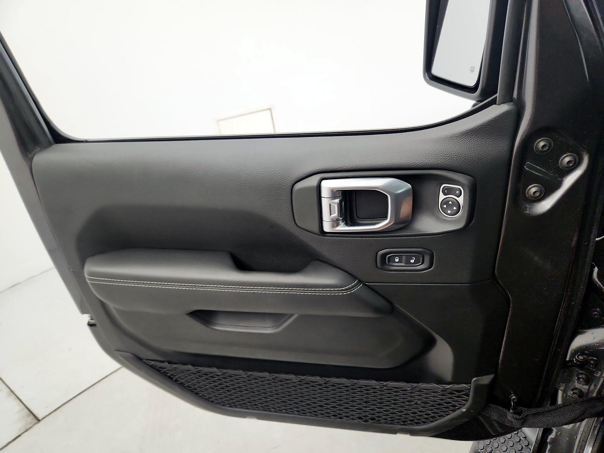 Thumbnail: 2022 Jeep Wrangler - 12