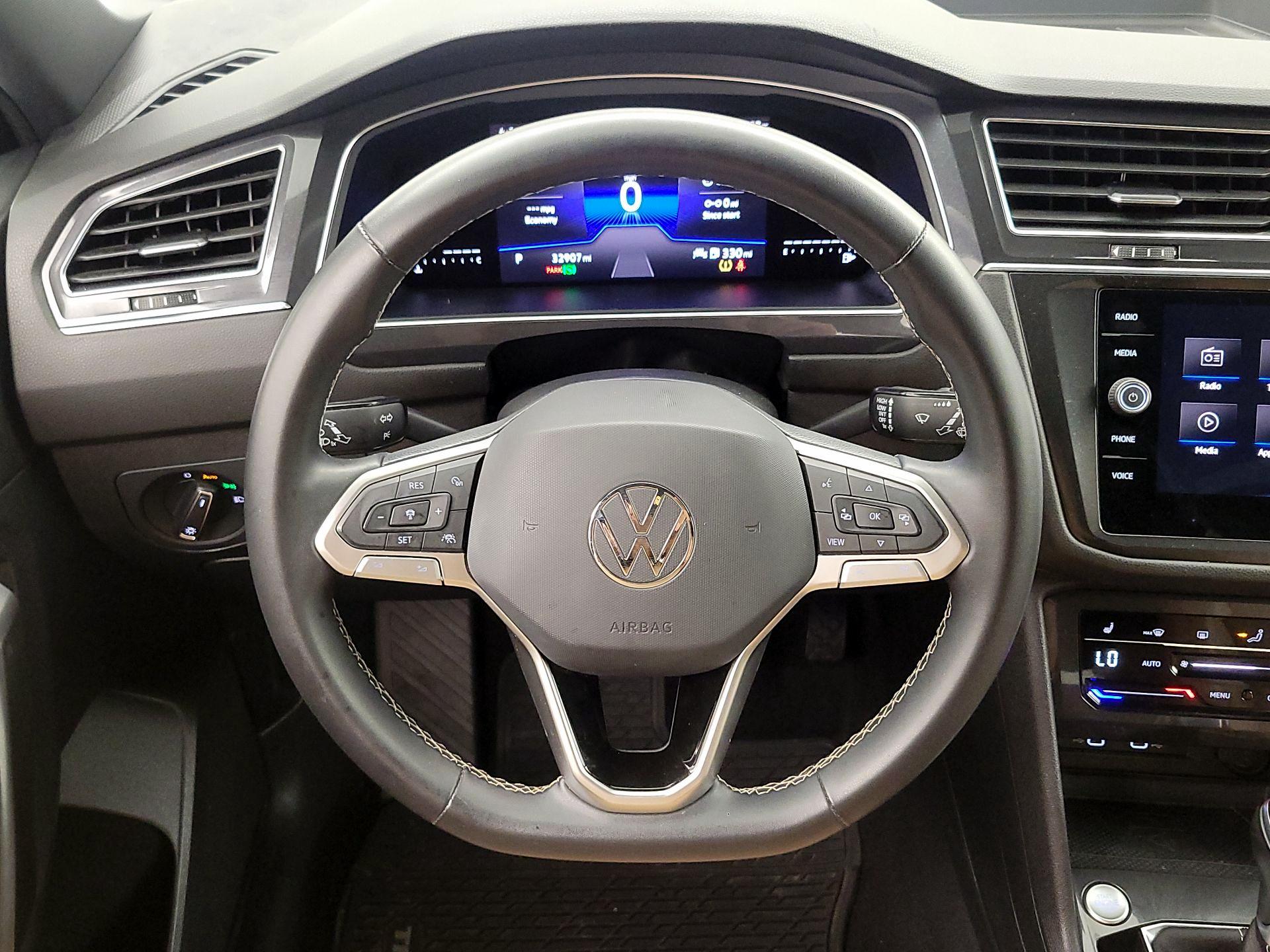 Thumbnail: 2022 Volkswagen Tiguan - 10