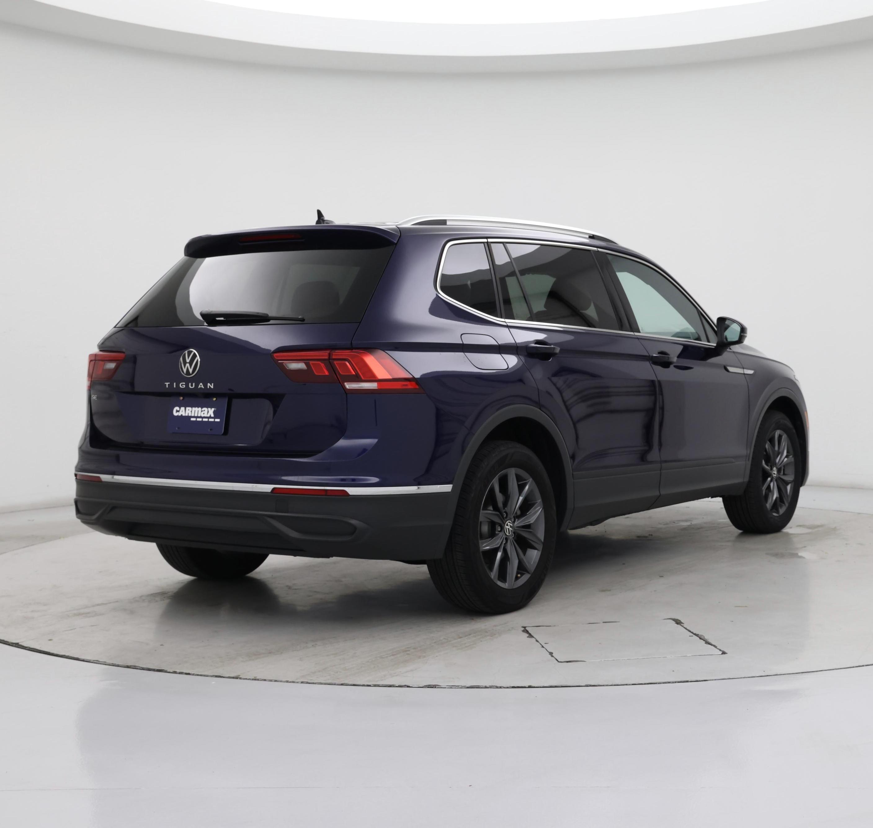 Thumbnail: 2022 Volkswagen Tiguan - 8