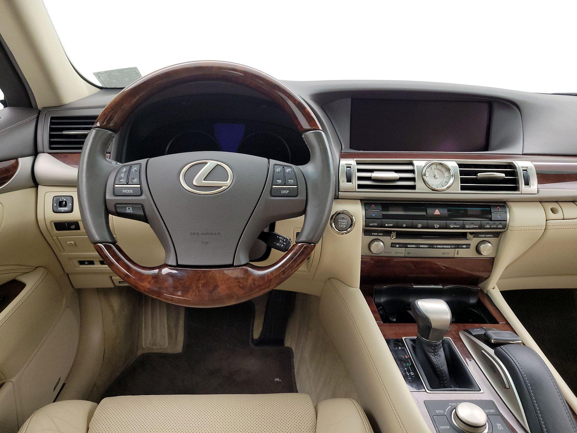 Thumbnail: 2016 Lexus LS - 10