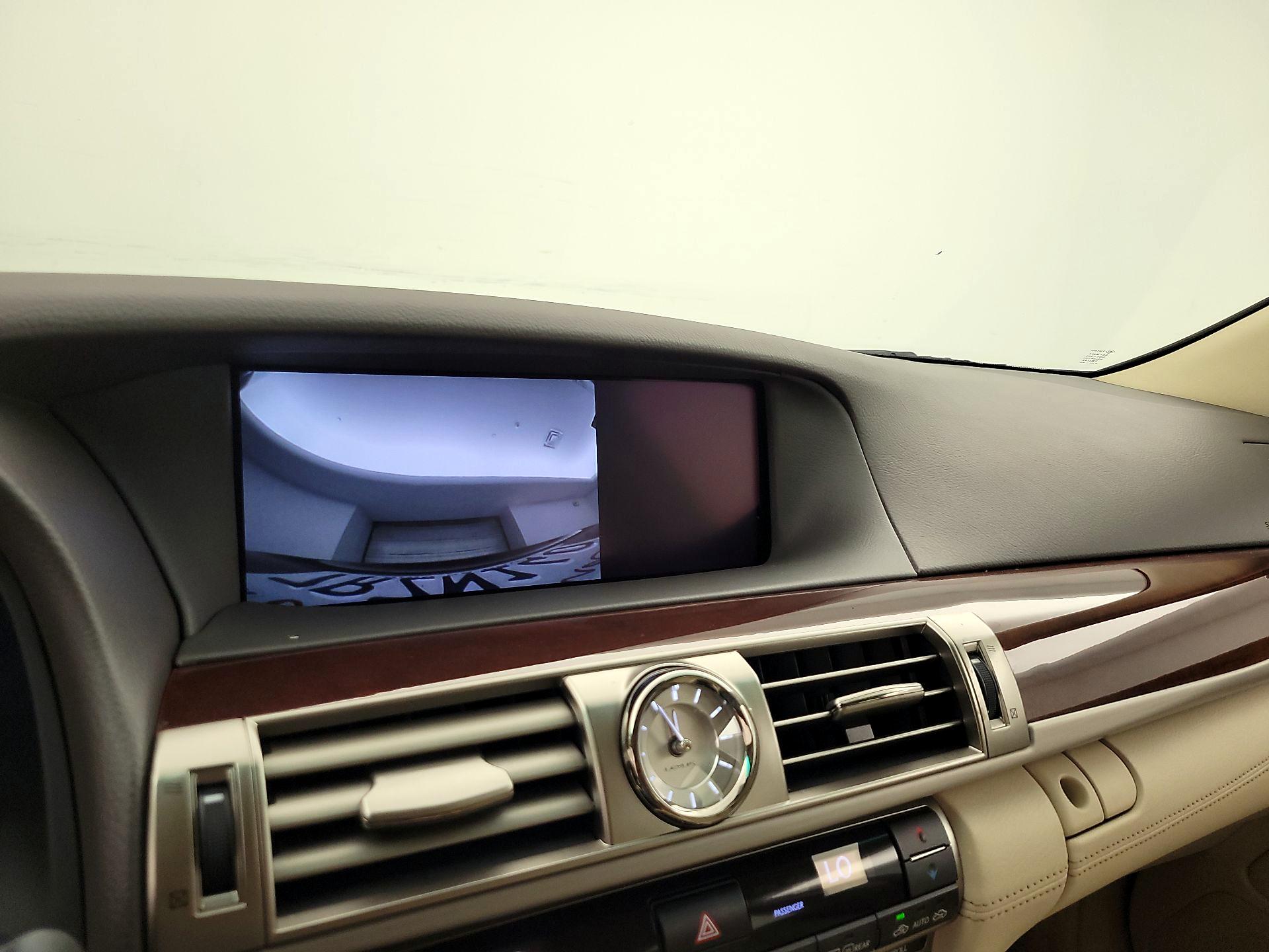 Thumbnail: 2016 Lexus LS - 14