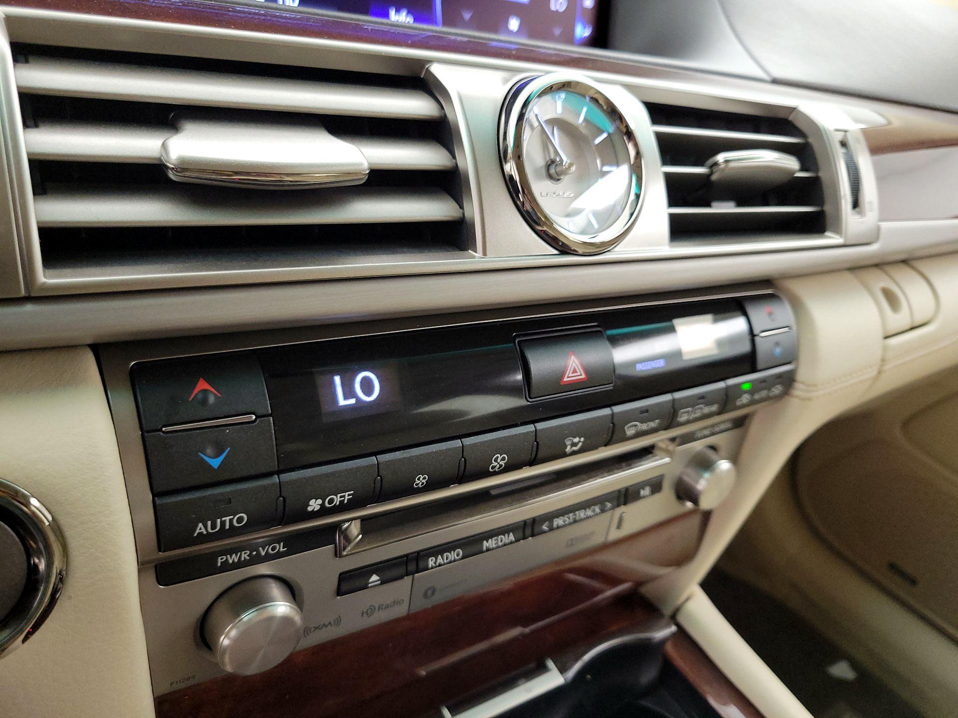 Thumbnail: 2016 Lexus LS - 16