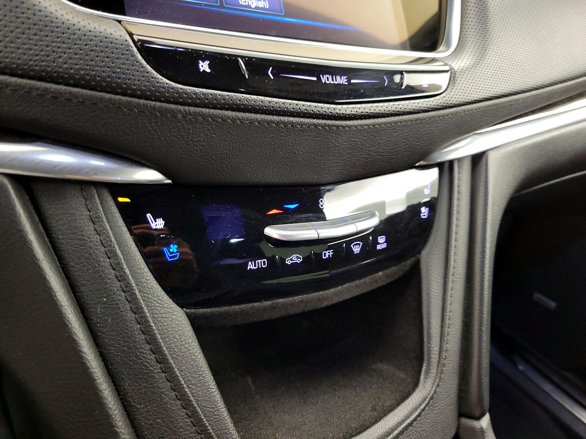 Thumbnail: 2017 Cadillac XT5 - 16