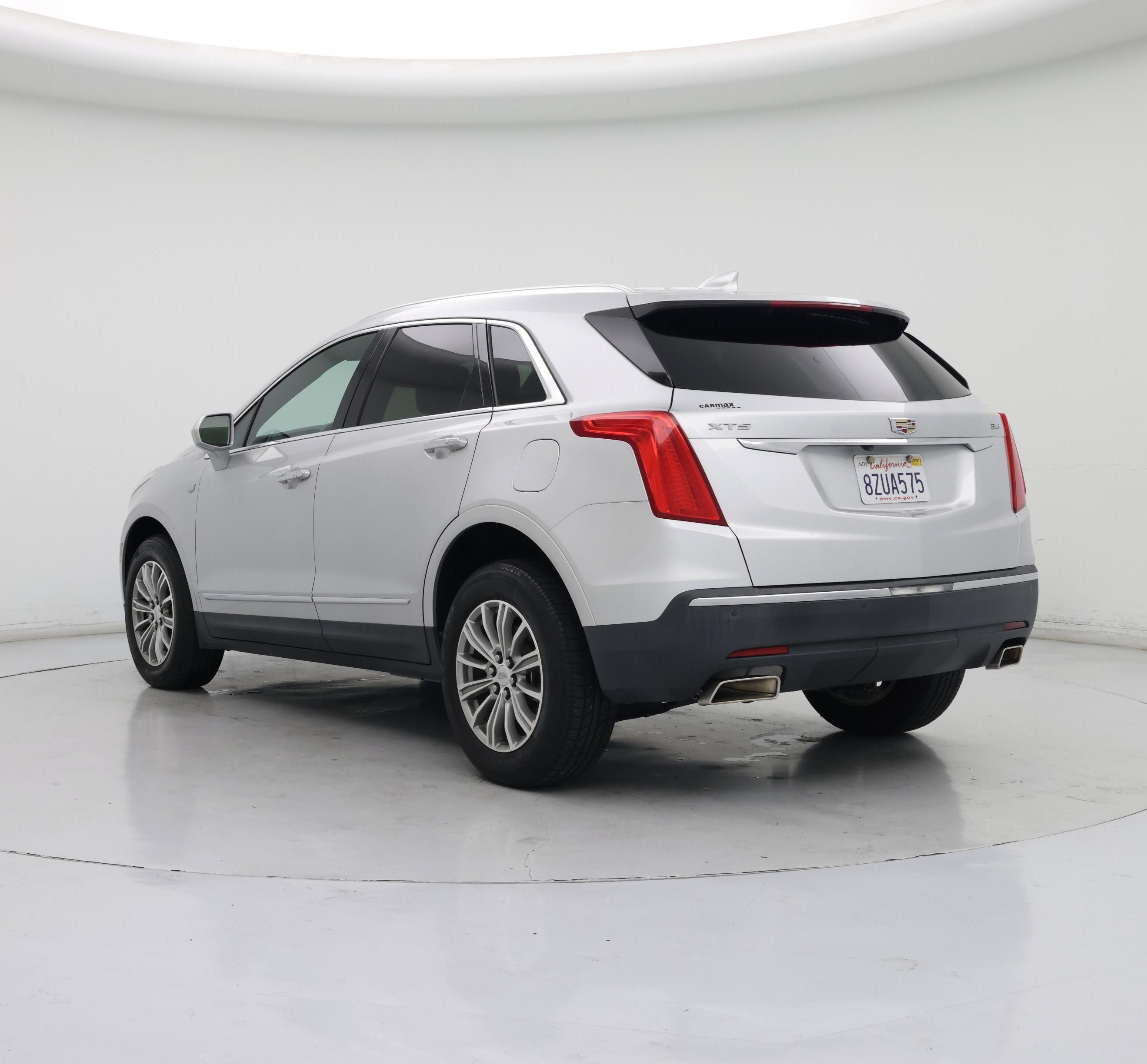 Thumbnail: 2017 Cadillac XT5 - 2