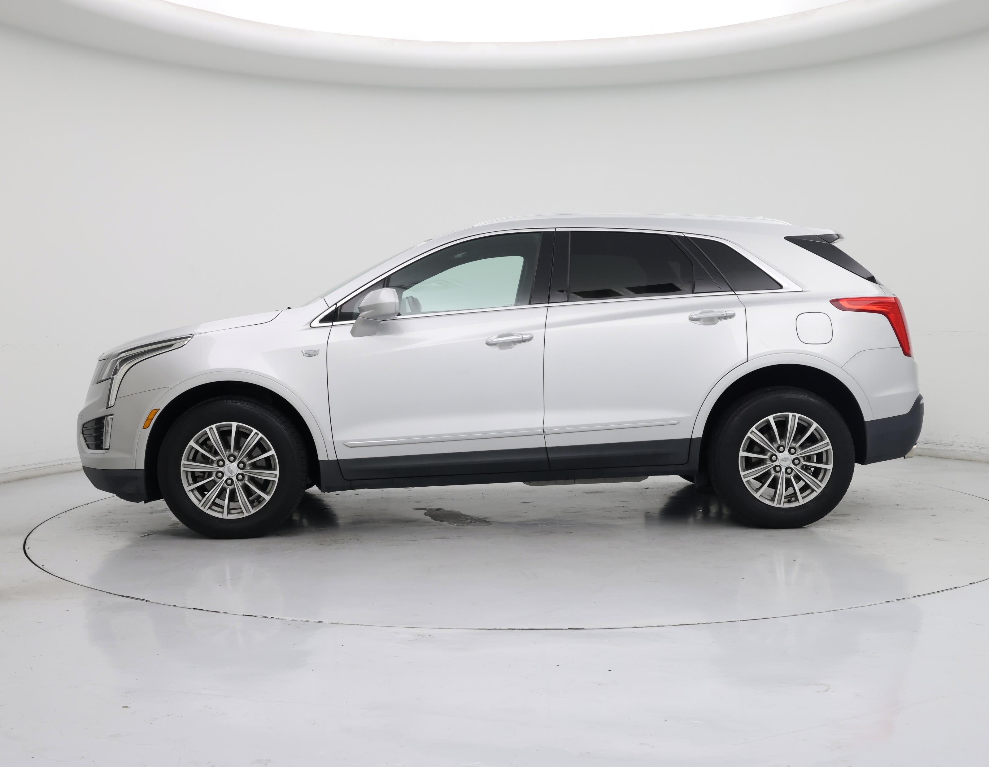 Thumbnail: 2017 Cadillac XT5 - 3
