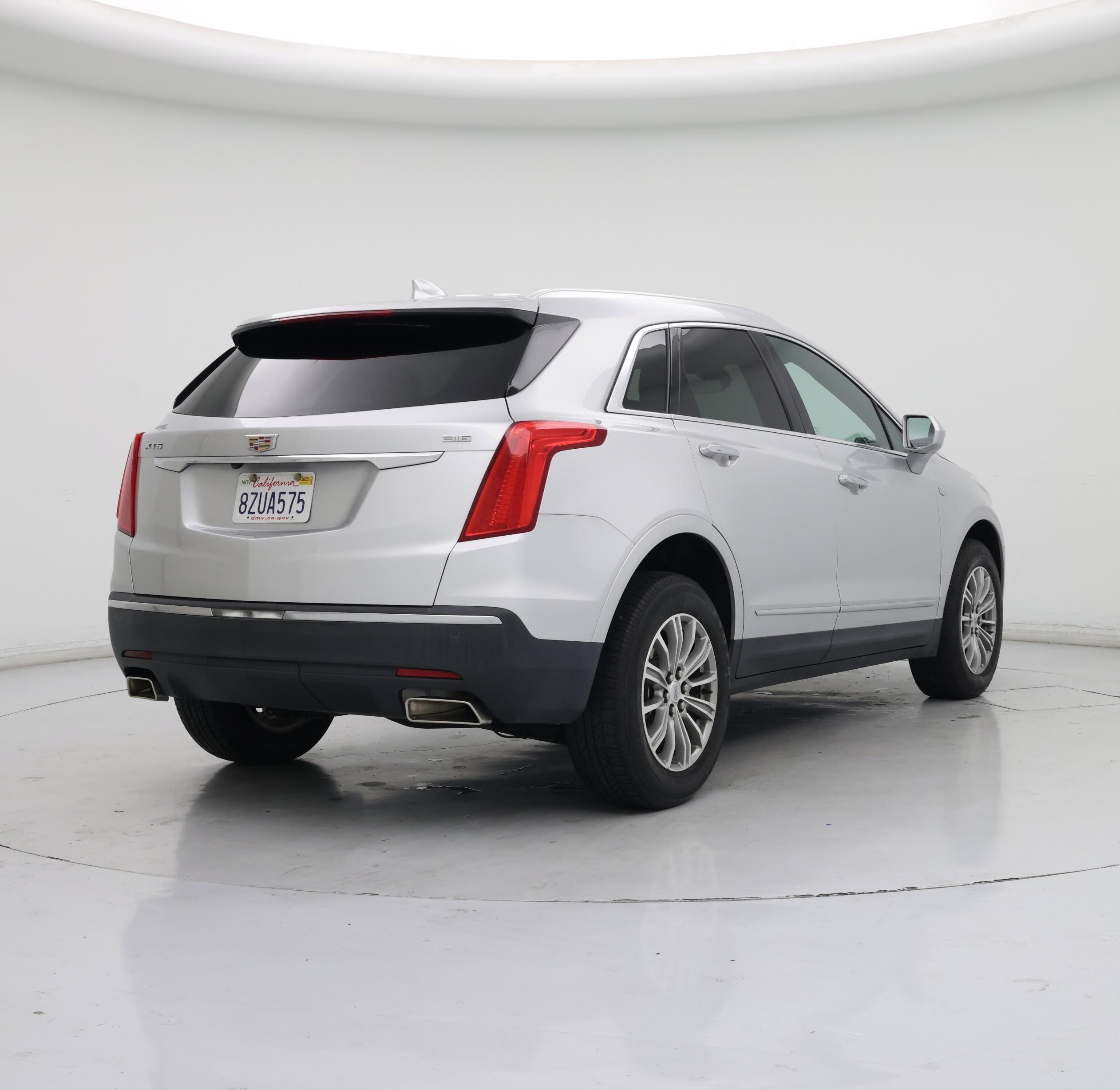 Thumbnail: 2017 Cadillac XT5 - 8