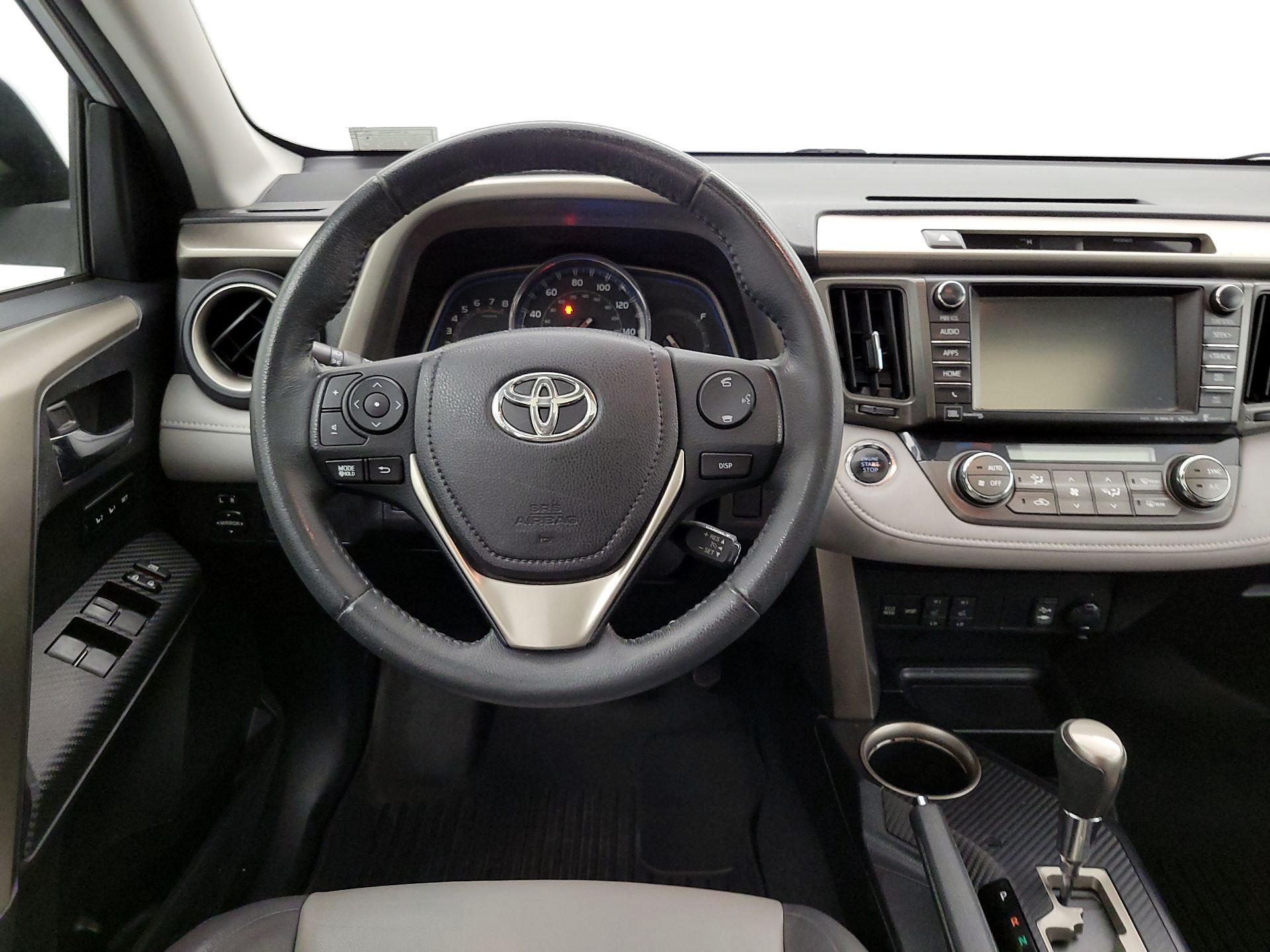 Thumbnail: 2015 Toyota RAV4 - 10