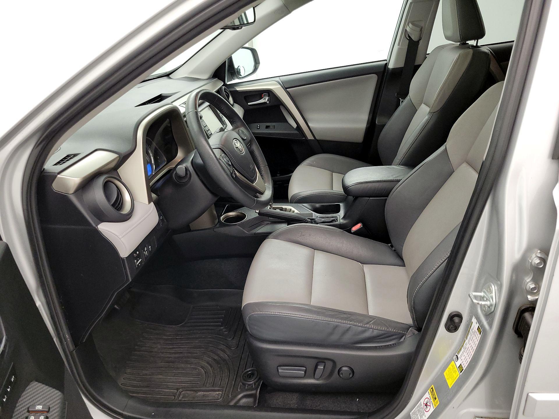 Thumbnail: 2015 Toyota RAV4 - 11