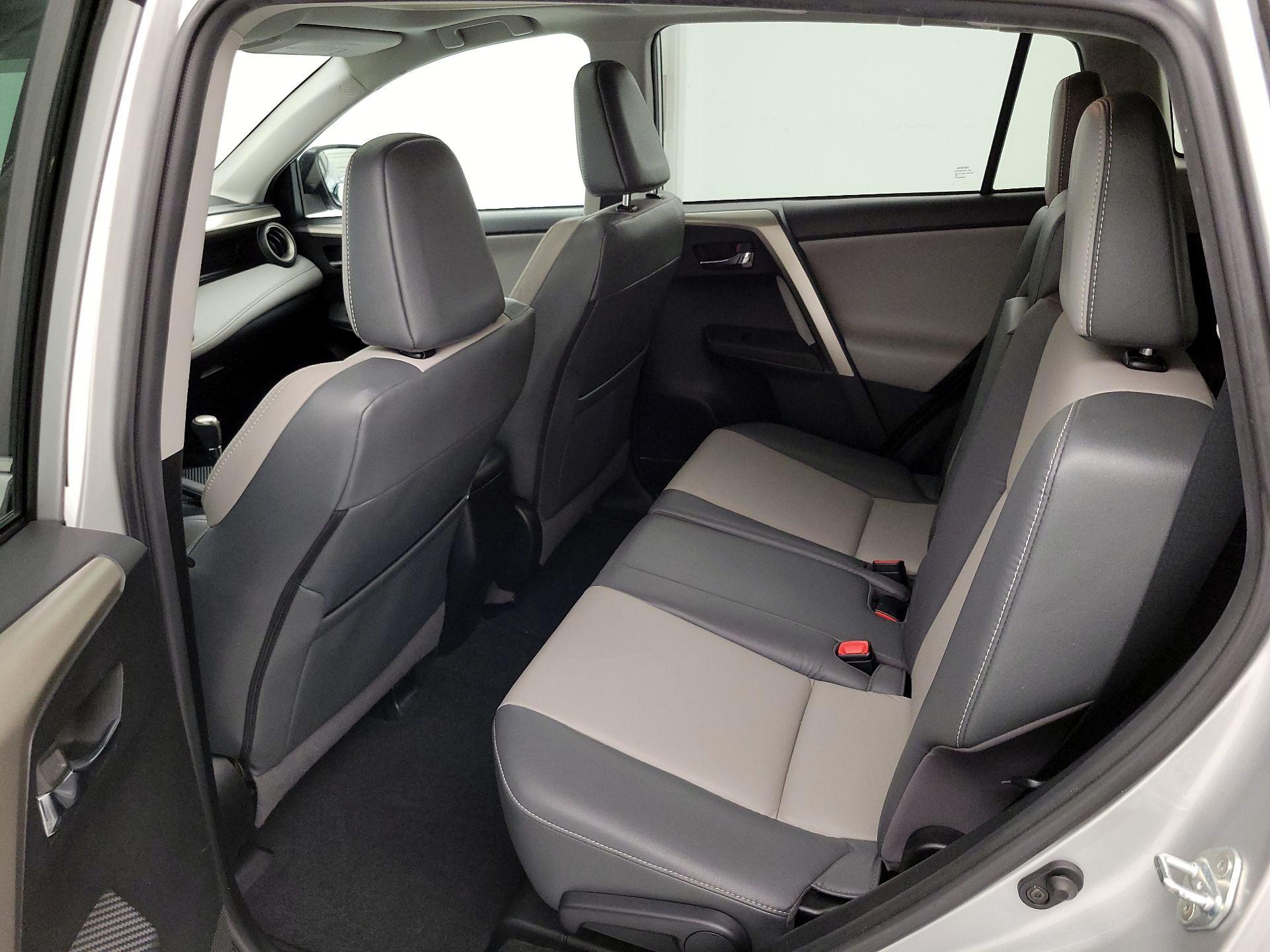 Thumbnail: 2015 Toyota RAV4 - 20