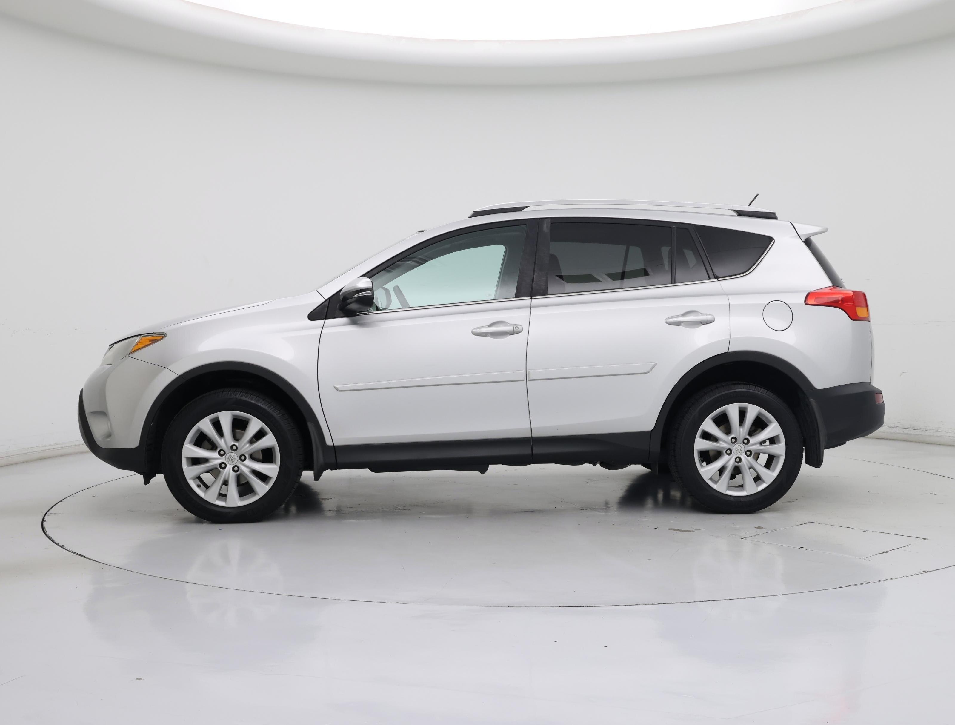 Thumbnail: 2015 Toyota RAV4 - 3