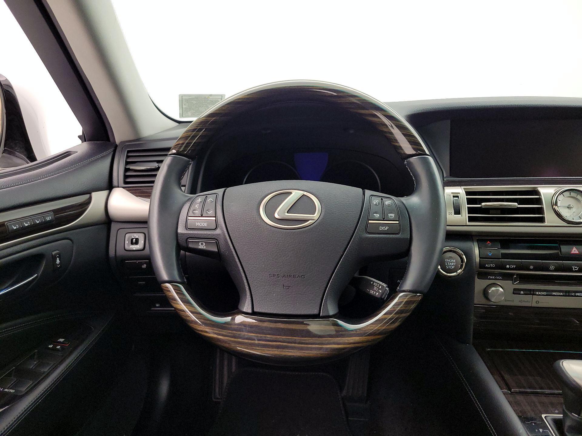 Thumbnail: 2016 Lexus LS - 10