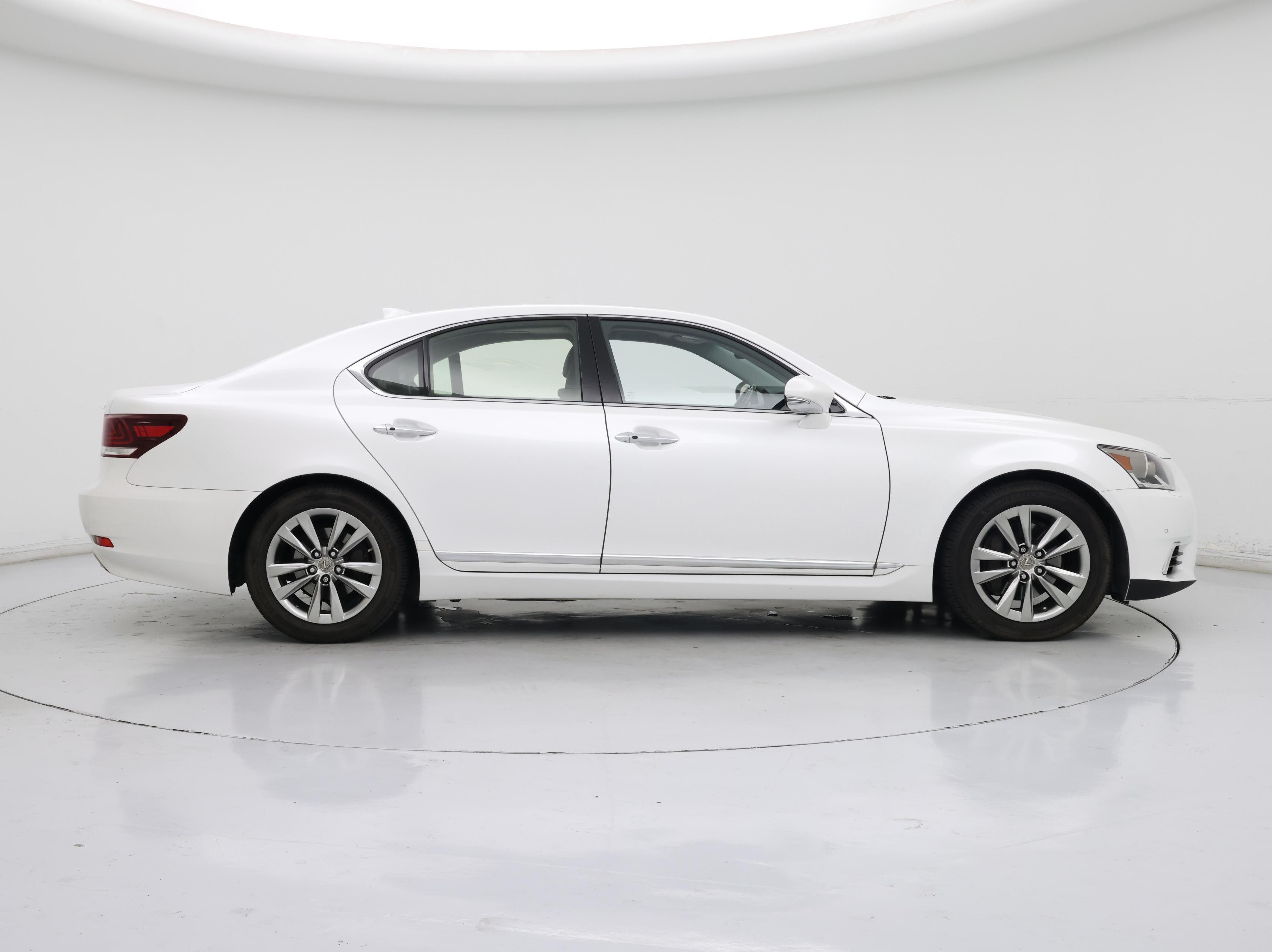 Thumbnail: 2016 Lexus LS - 7