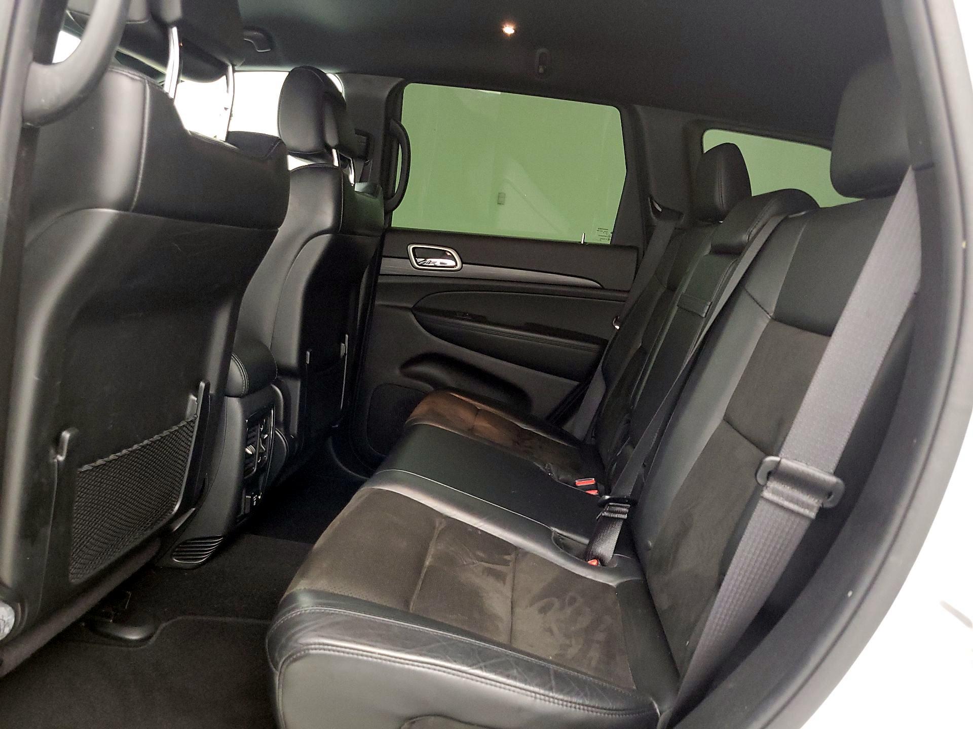 Thumbnail: 2020 Jeep Grand Cherokee - 20