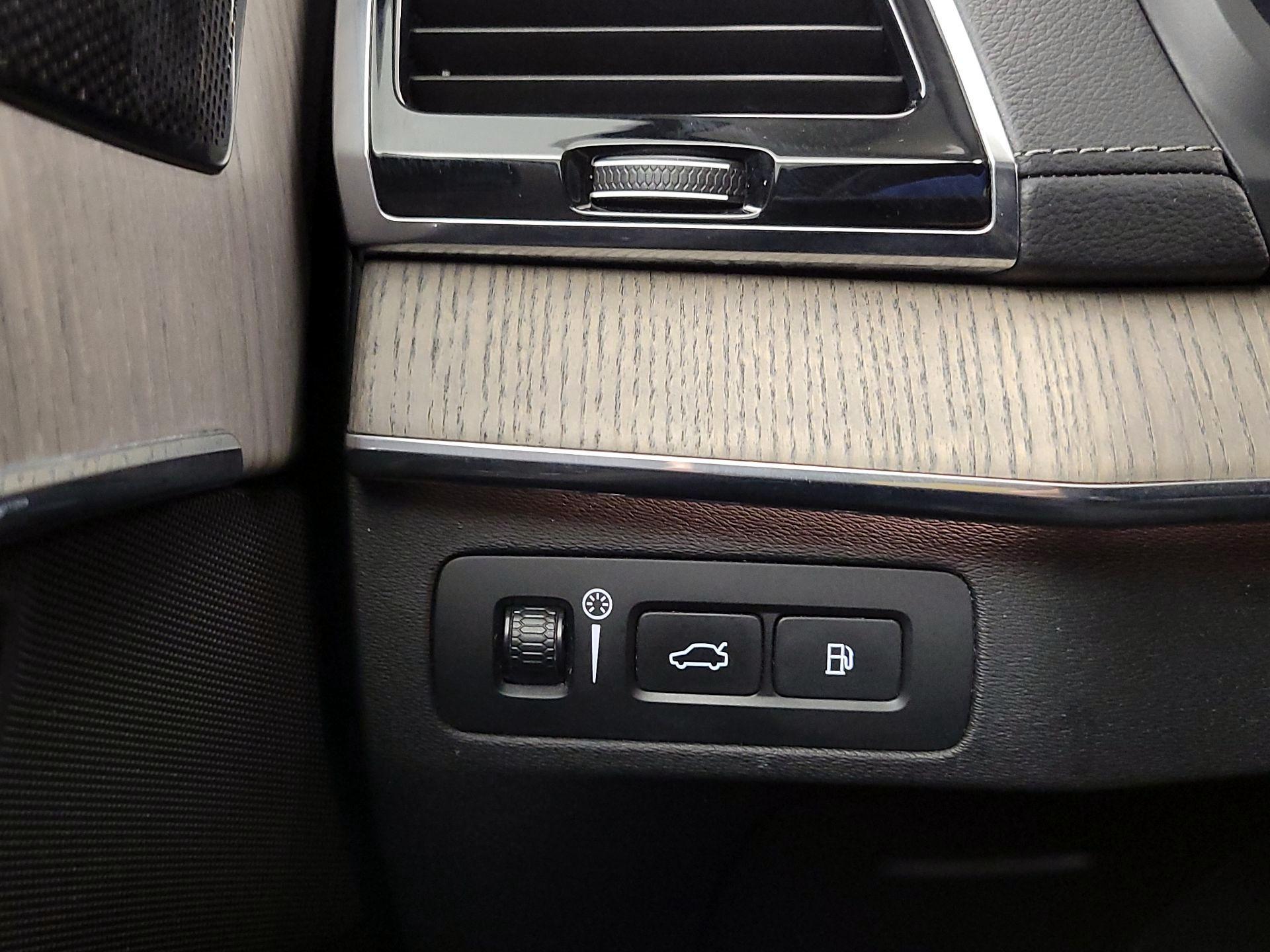 Thumbnail: 2021 Volvo XC90 - 13