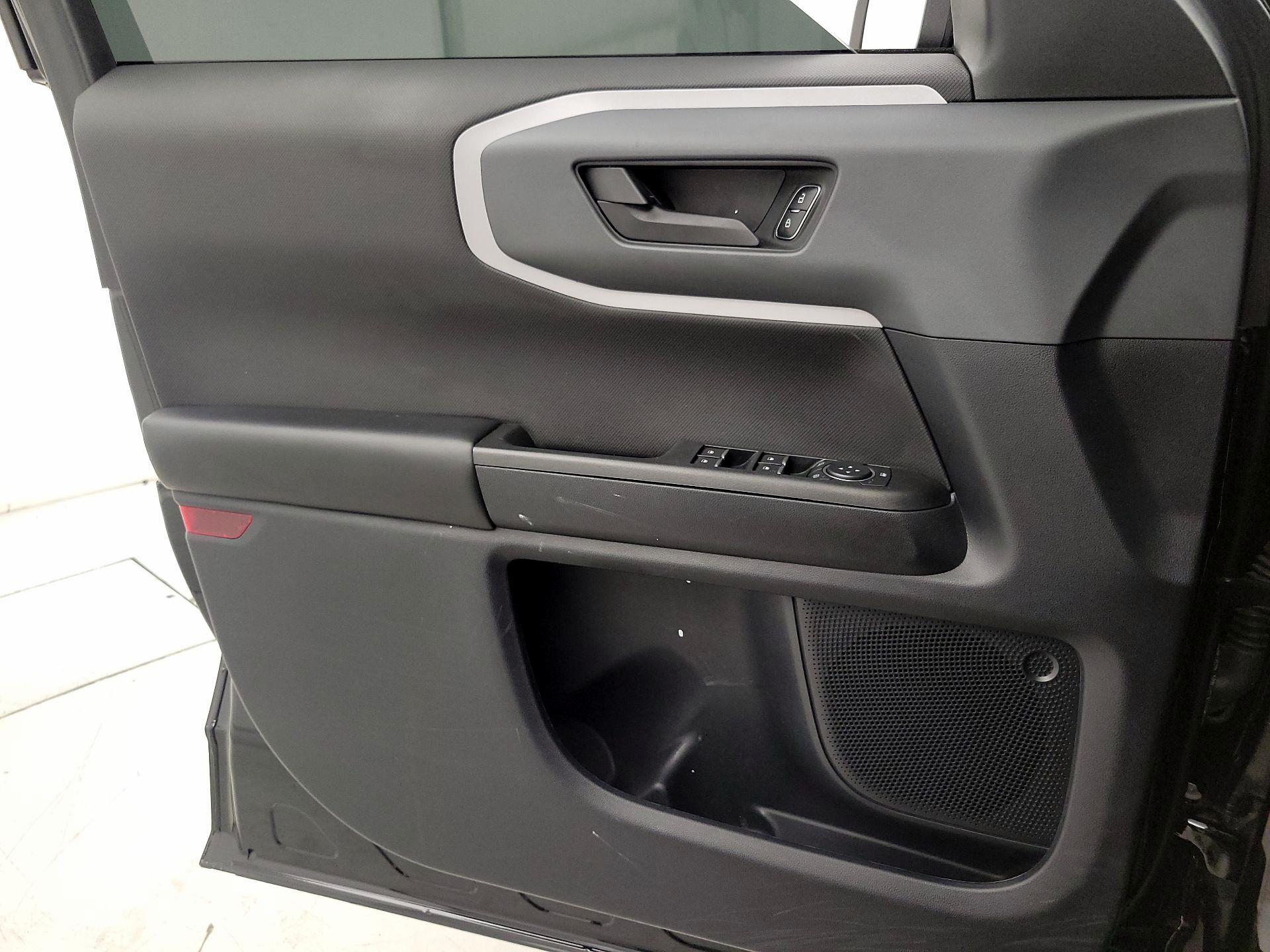 Thumbnail: 2022 Ford Bronco Sport - 12