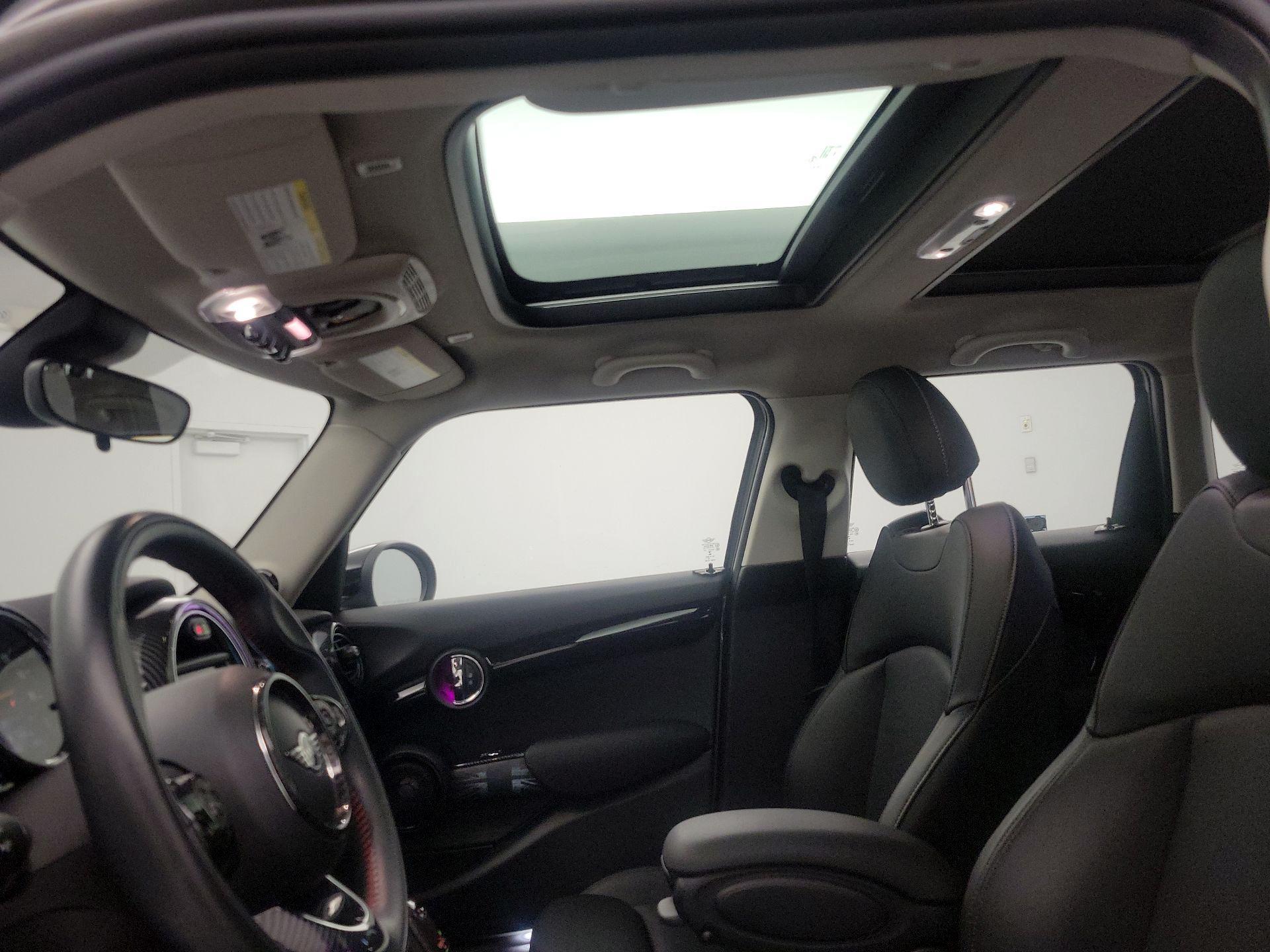 Thumbnail: 2020 MINI Cooper Hardtop - 19